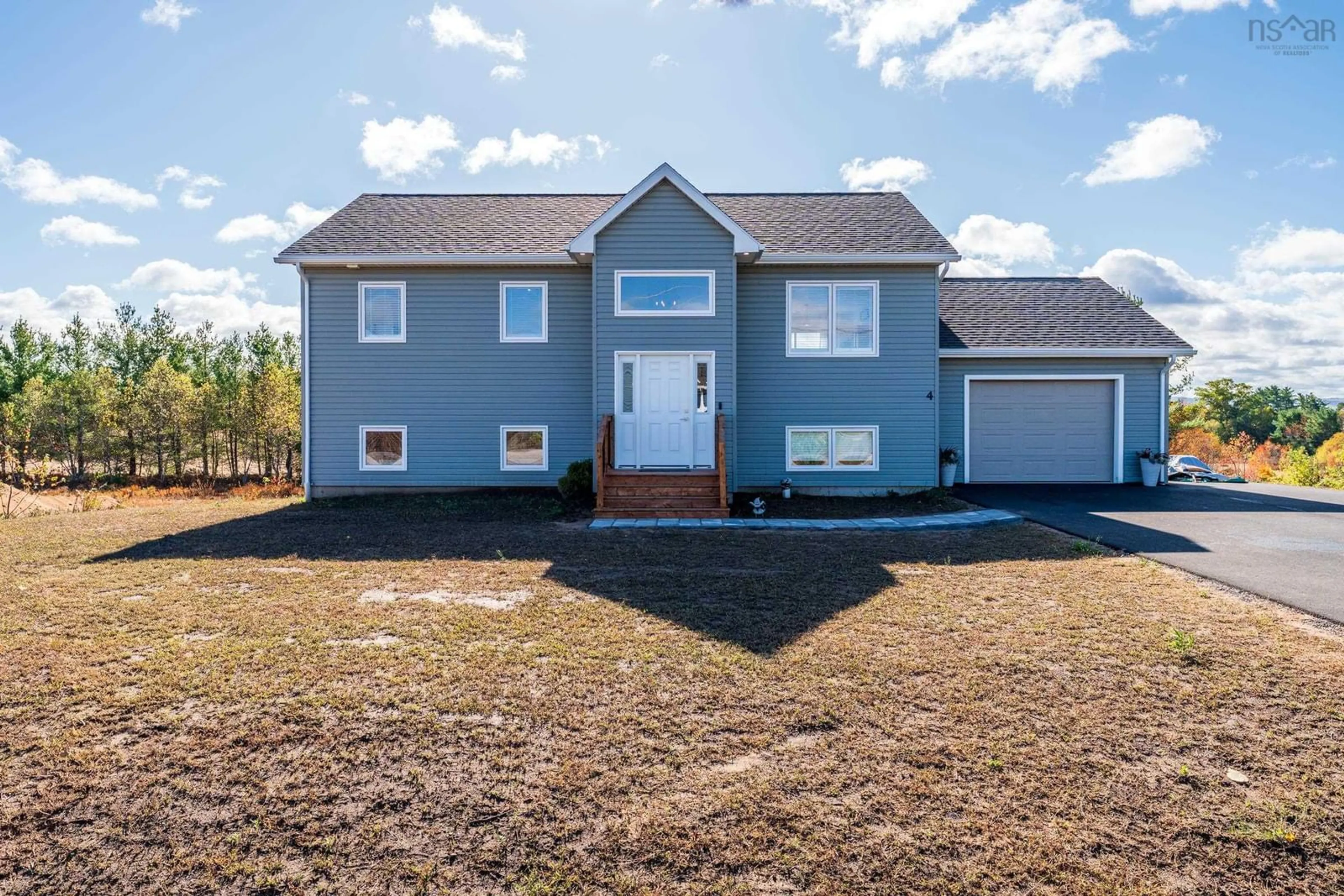 Home with vinyl exterior material, unknown for 4 Acorn Lane, Kingston Nova Scotia B0P 1R0