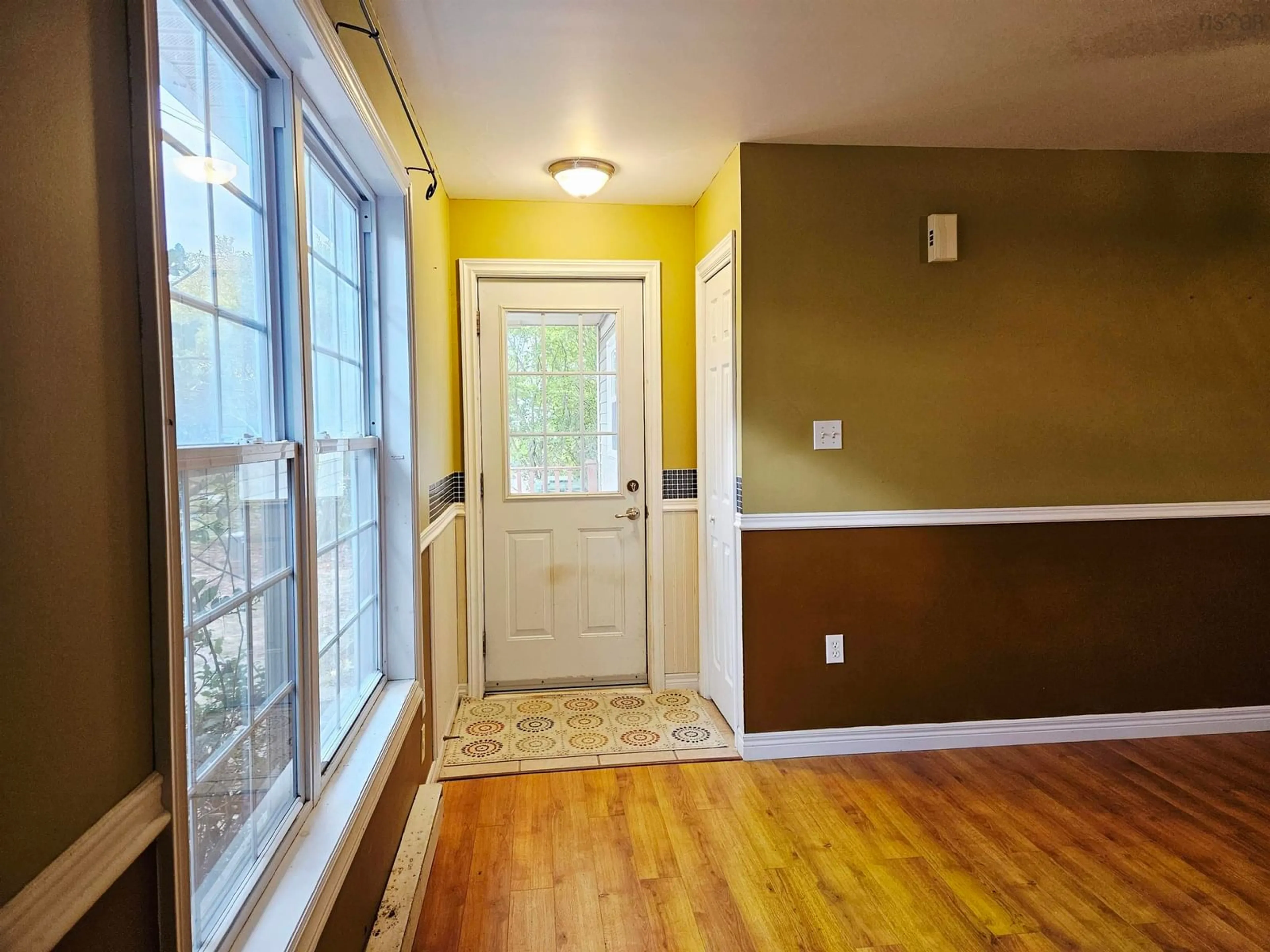 Indoor entryway for 30 Rand St, Cambridge Nova Scotia B0P 1G0