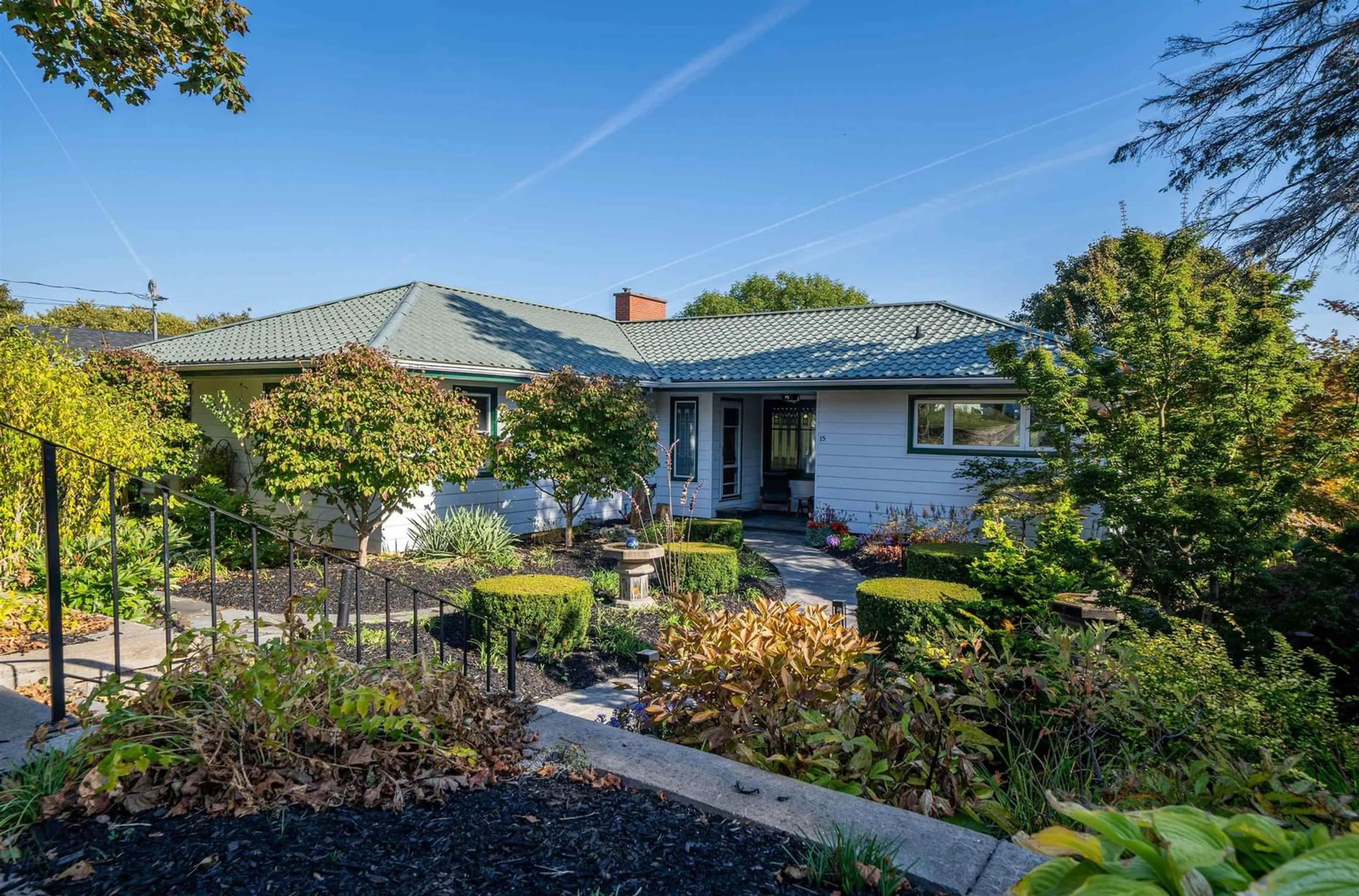 A pic from outside/outdoor area/front of a property/back of a property/a pic from drone, street for 15 Lakeview Ave, Dartmouth Nova Scotia B3A 3S8