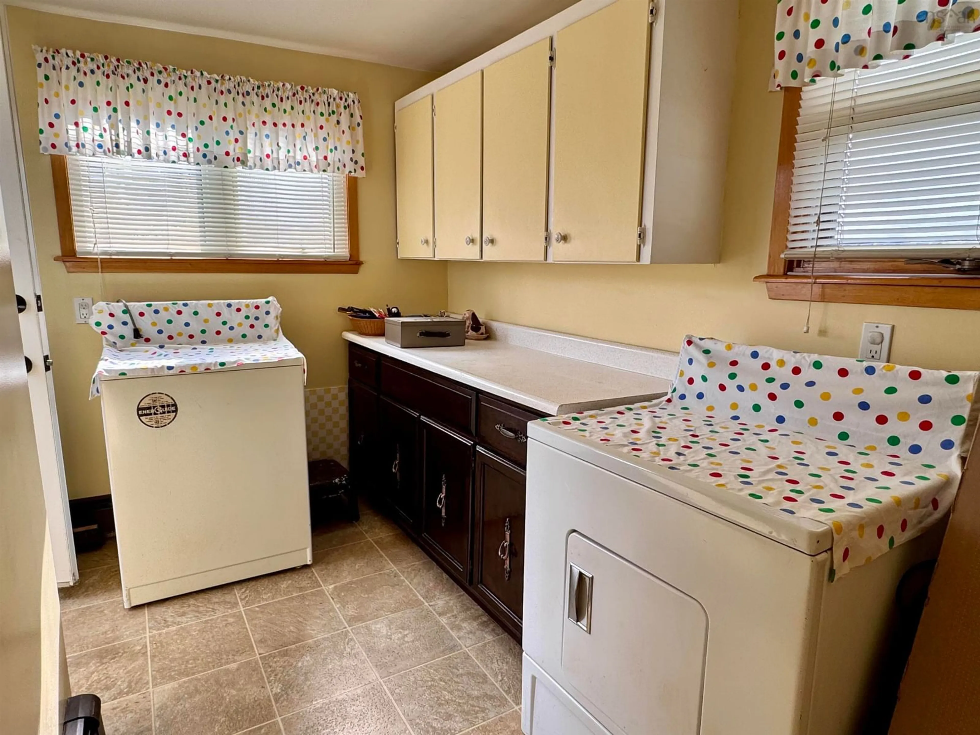 Standard kitchen, ceramic/tile floor for 31 Fraser St, Glace Bay Nova Scotia B1A 2Z5