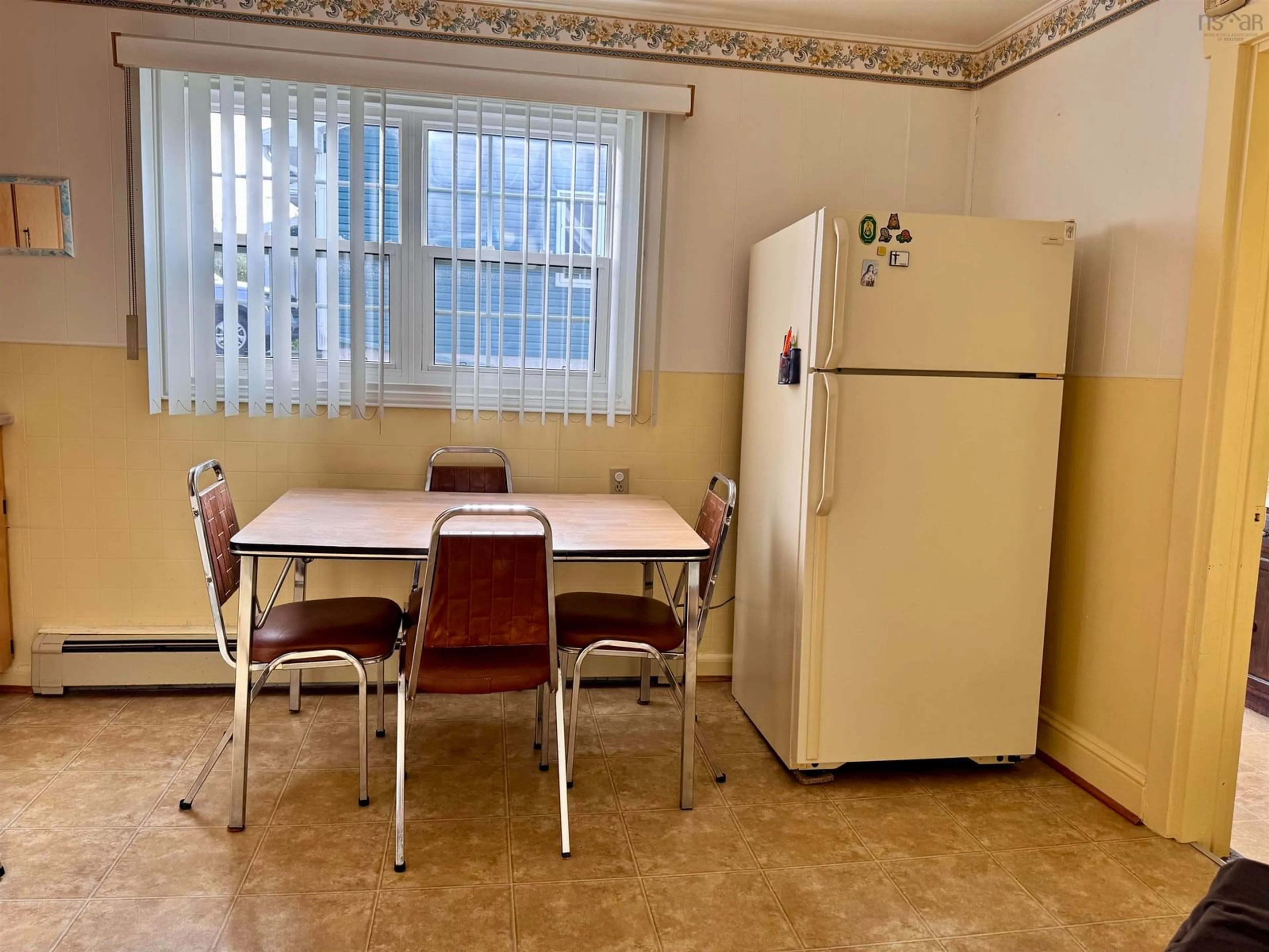 Standard kitchen, unknown for 31 Fraser St, Glace Bay Nova Scotia B1A 2Z5