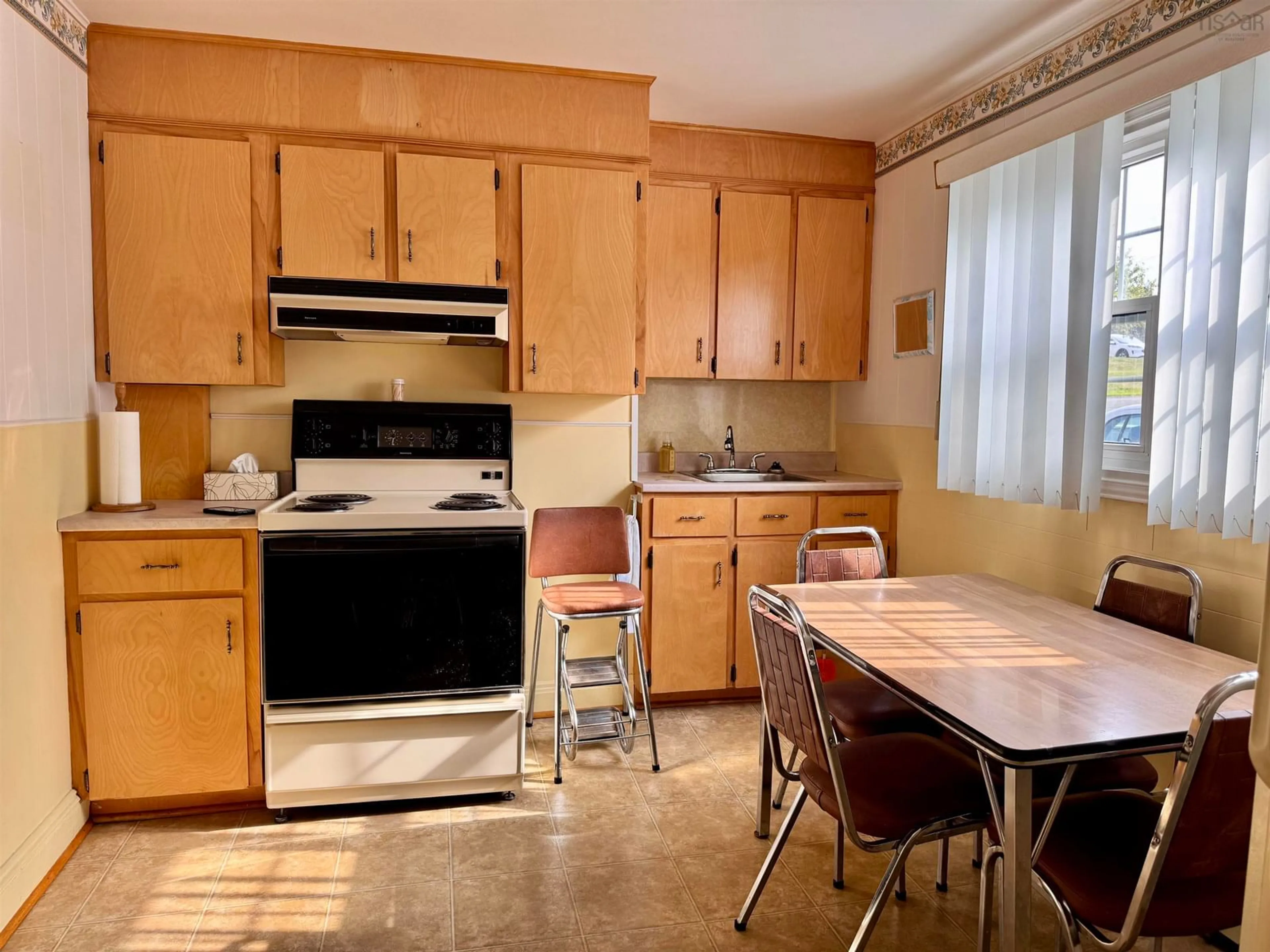 Standard kitchen, unknown for 31 Fraser St, Glace Bay Nova Scotia B1A 2Z5