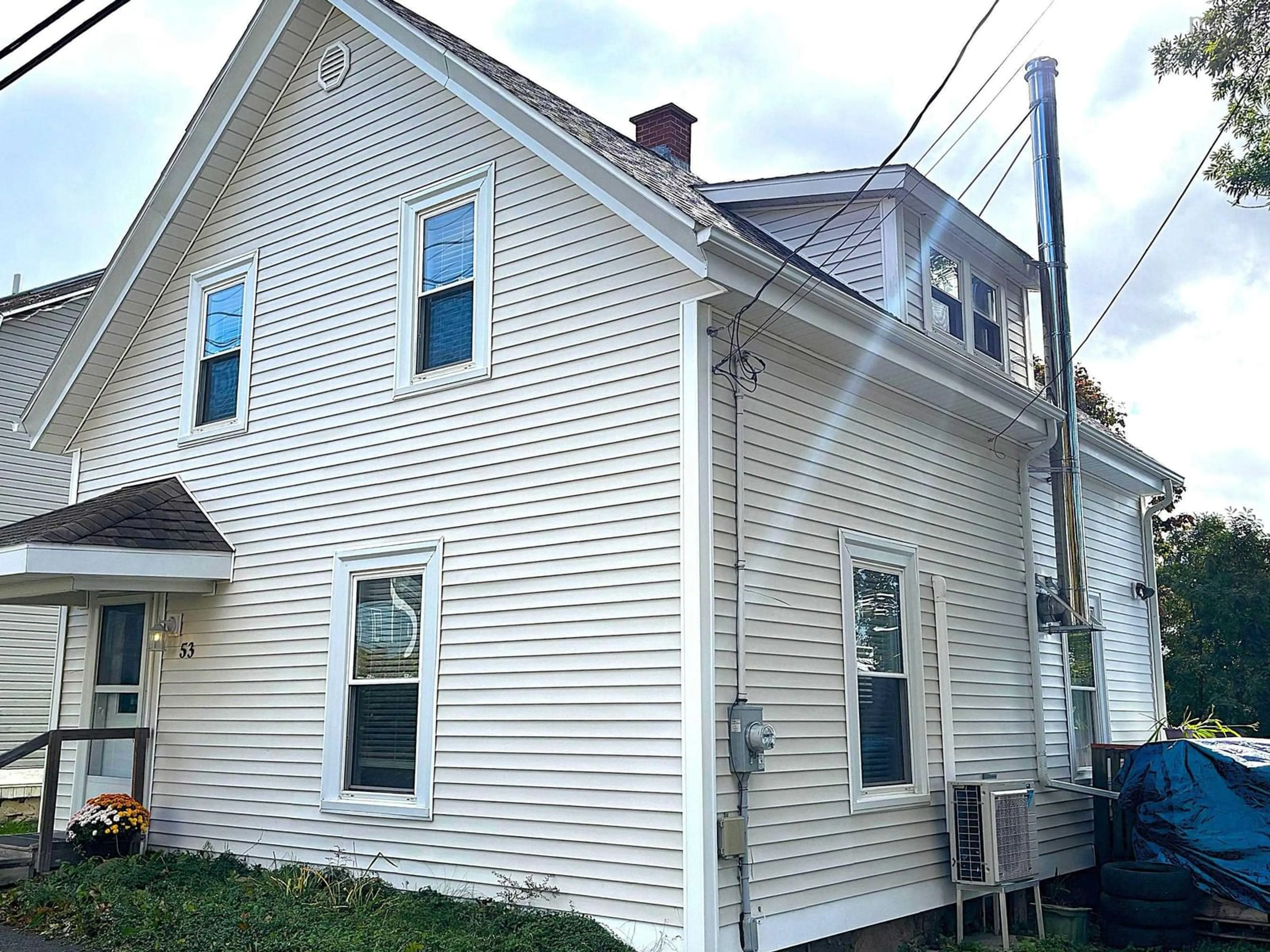 Home with vinyl exterior material, building for 53 St Andrews, Pictou Nova Scotia B0K 1H0