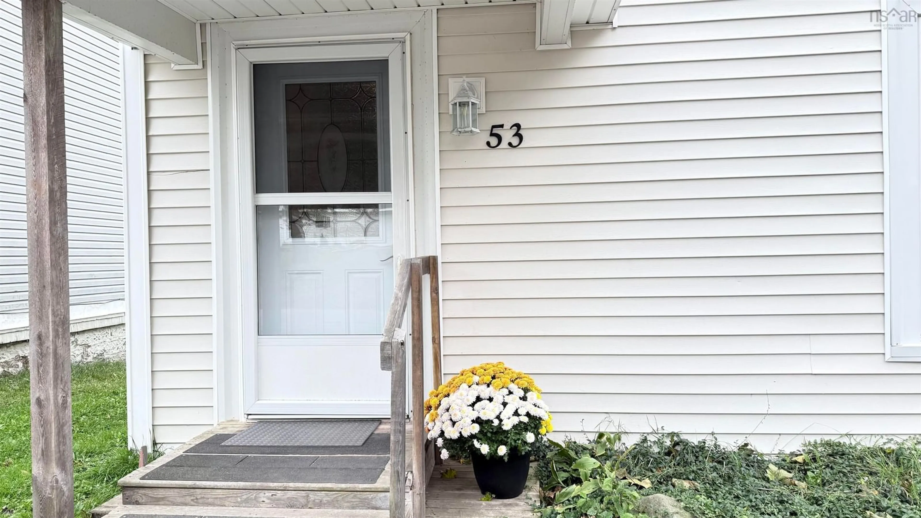 Indoor entryway for 53 St Andrews, Pictou Nova Scotia B0K 1H0