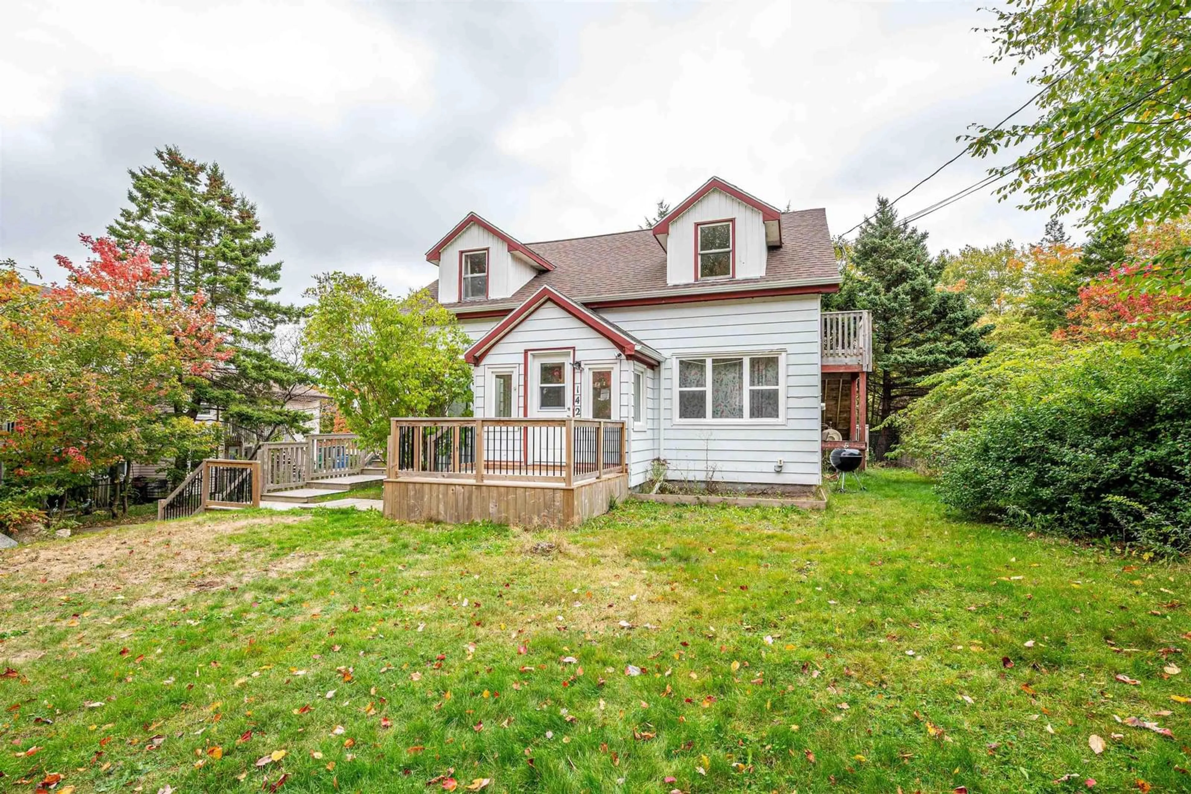 A pic from outside/outdoor area/front of a property/back of a property/a pic from drone, street for 140/142 Old Sambro Rd, Halifax Nova Scotia B3R 1R3