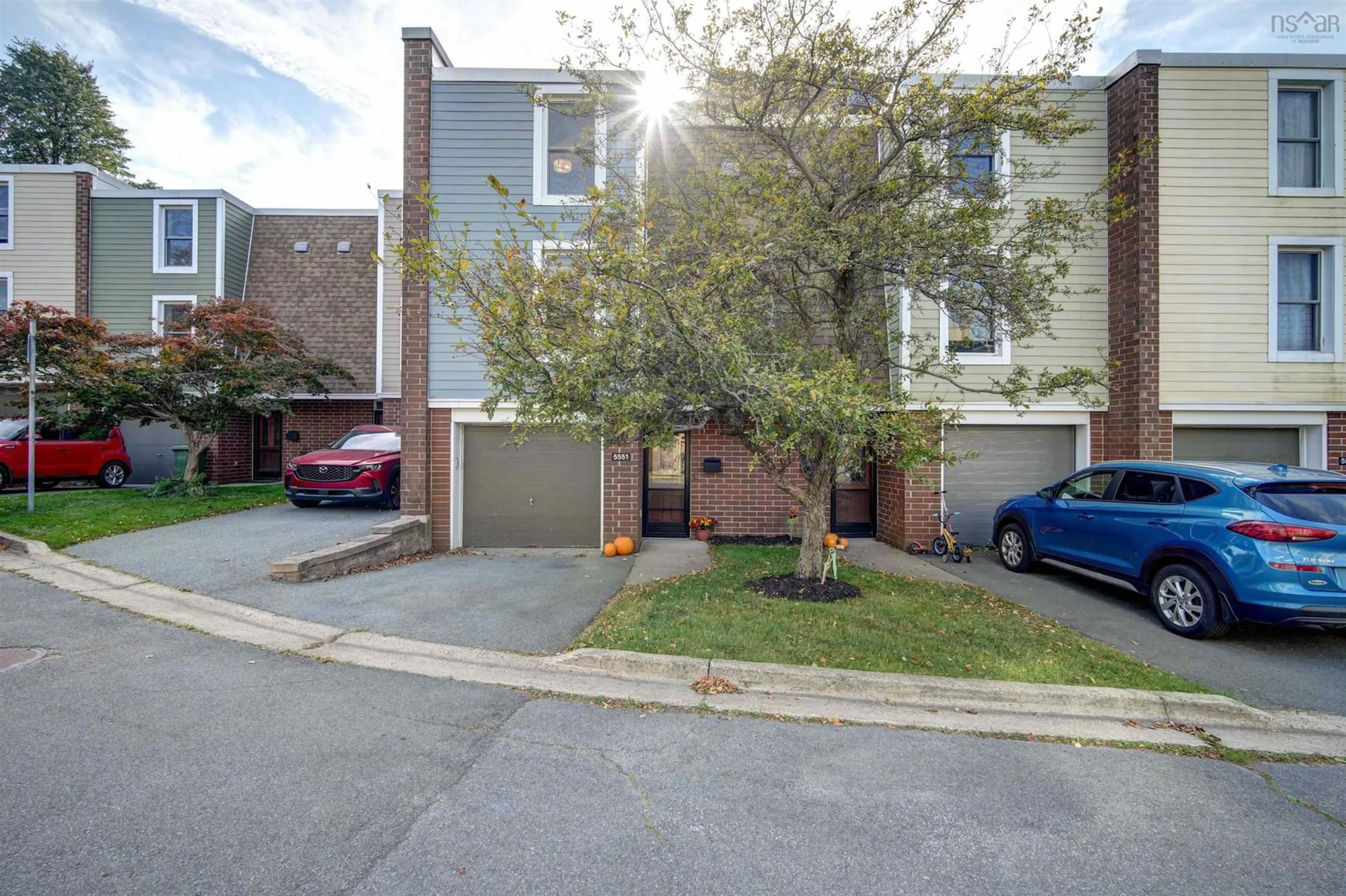 A pic from outside/outdoor area/front of a property/back of a property/a pic from drone, street for 5551 Sentinel Sq, Halifax Nova Scotia B3K 4A8