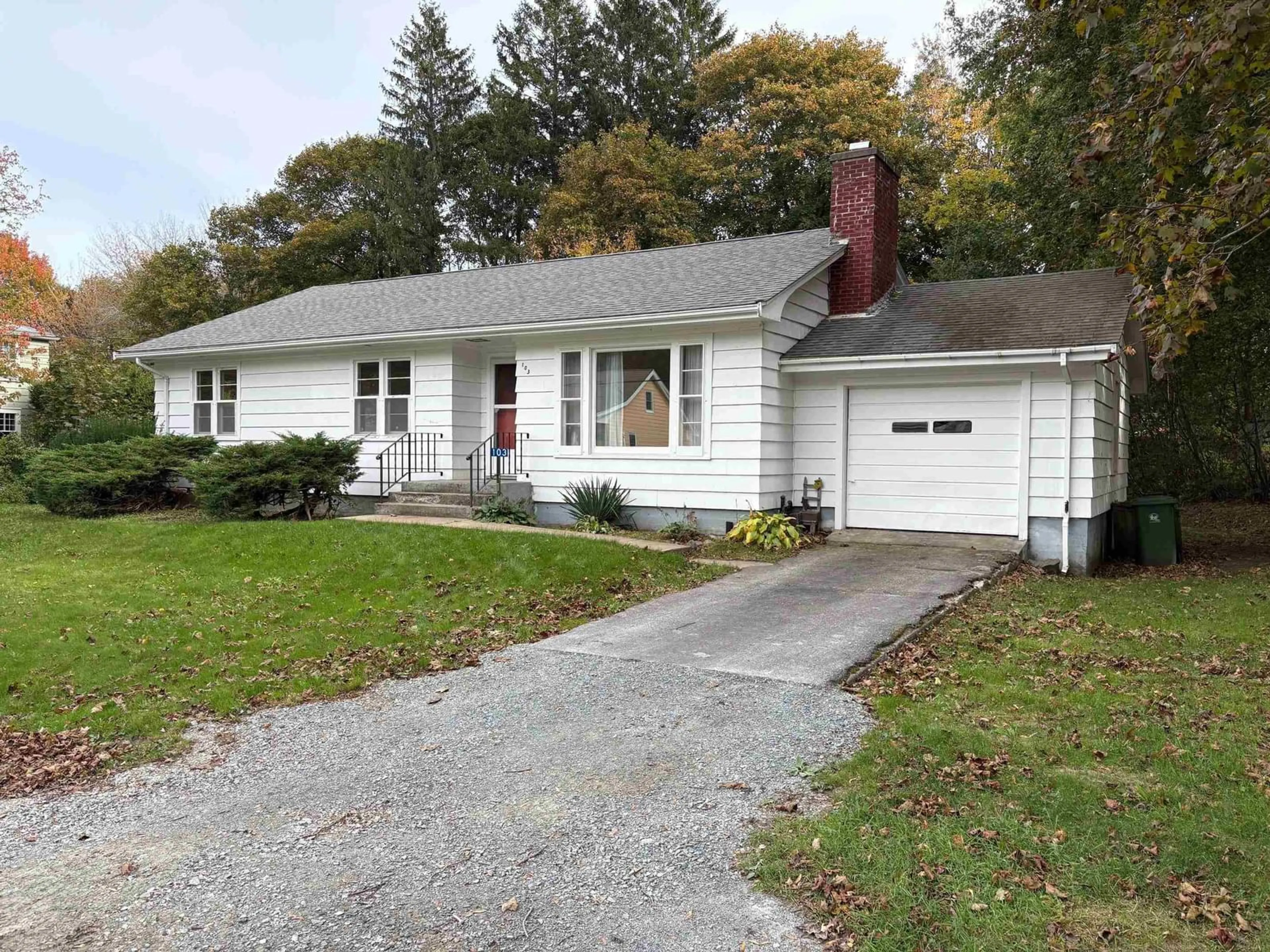 Home with vinyl exterior material, street for 103 Waterloo St, Liverpool Nova Scotia B0T 1G0