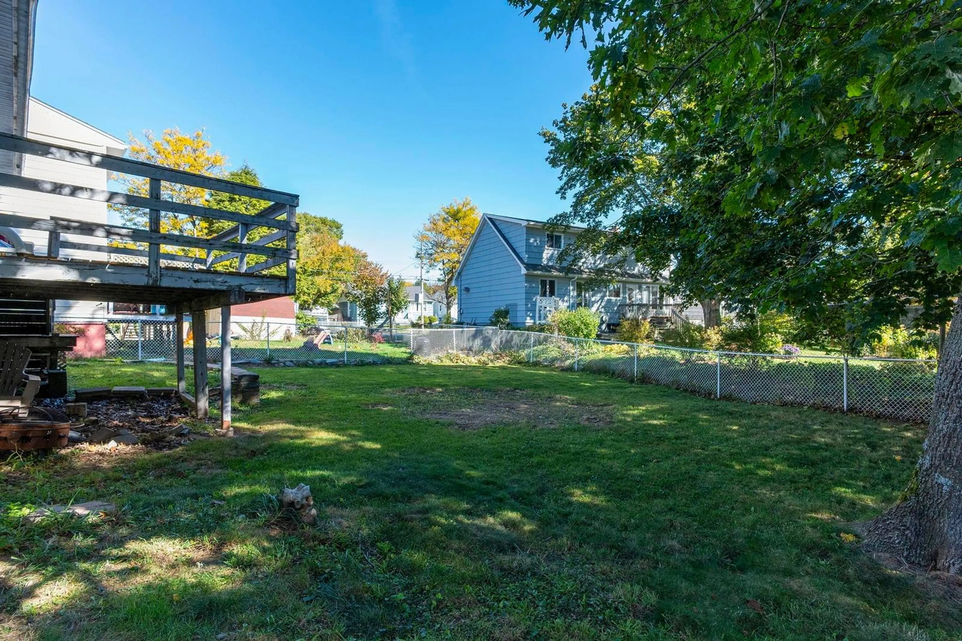 A pic from outside/outdoor area/front of a property/back of a property/a pic from drone, unknown for 14 Limardo Dr, Dartmouth Nova Scotia B3A 3X4