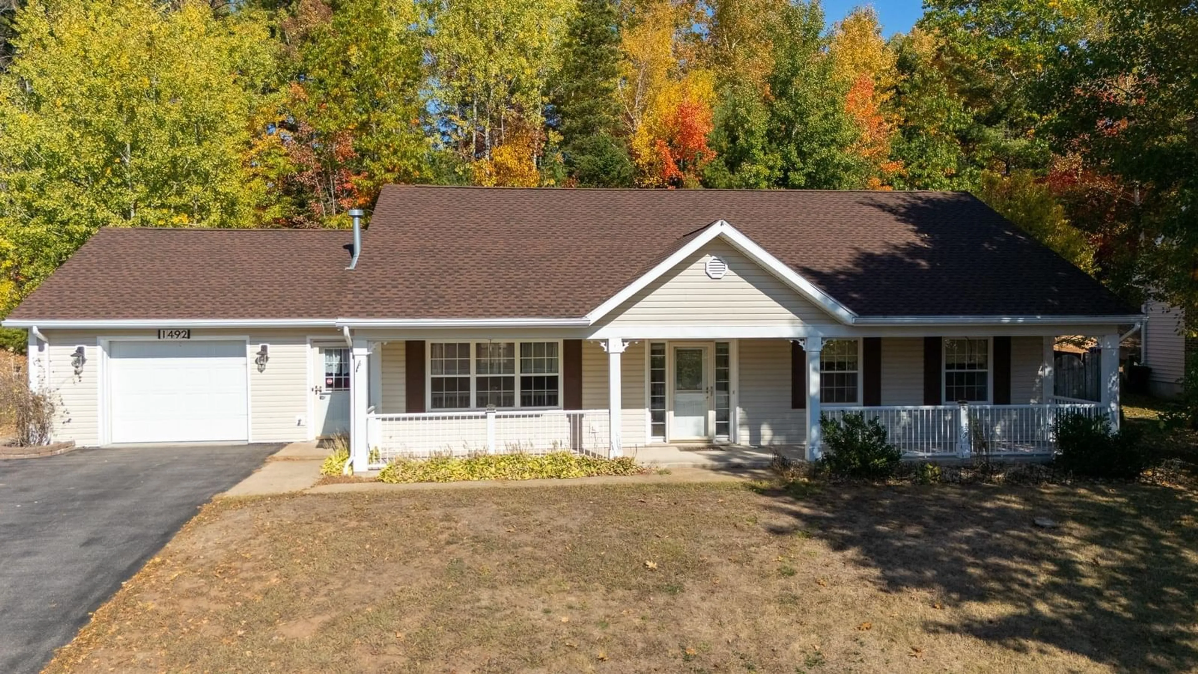 Home with vinyl exterior material, unknown for 1492 Ashlee Dr, Coldbrook Nova Scotia B4R 1A1