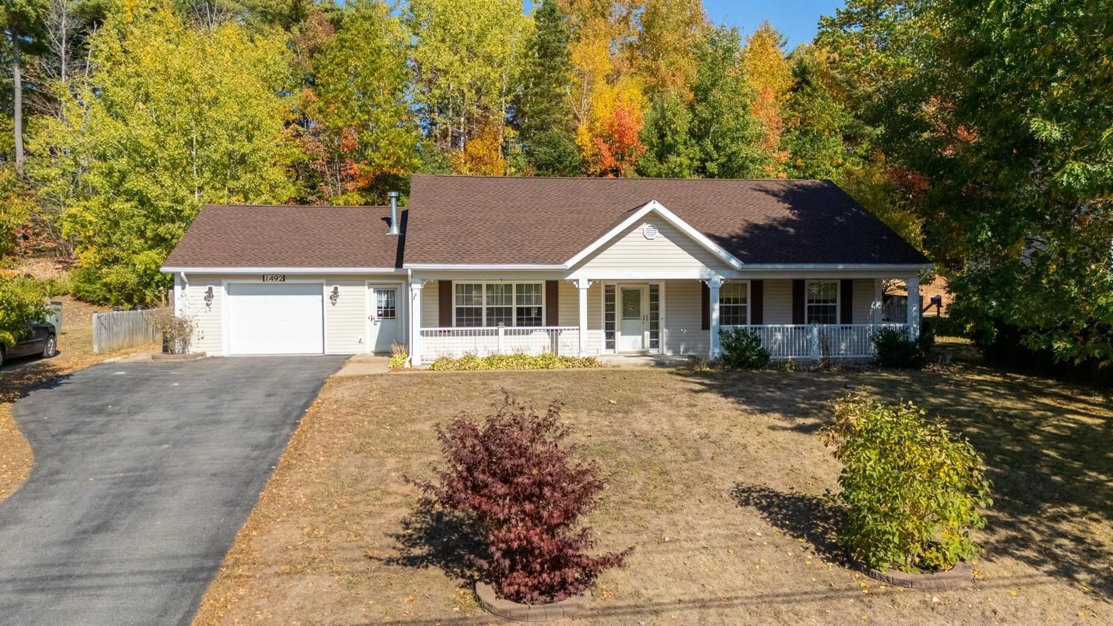 Home with vinyl exterior material, street for 1492 Ashlee Dr, Coldbrook Nova Scotia B4R 1A1