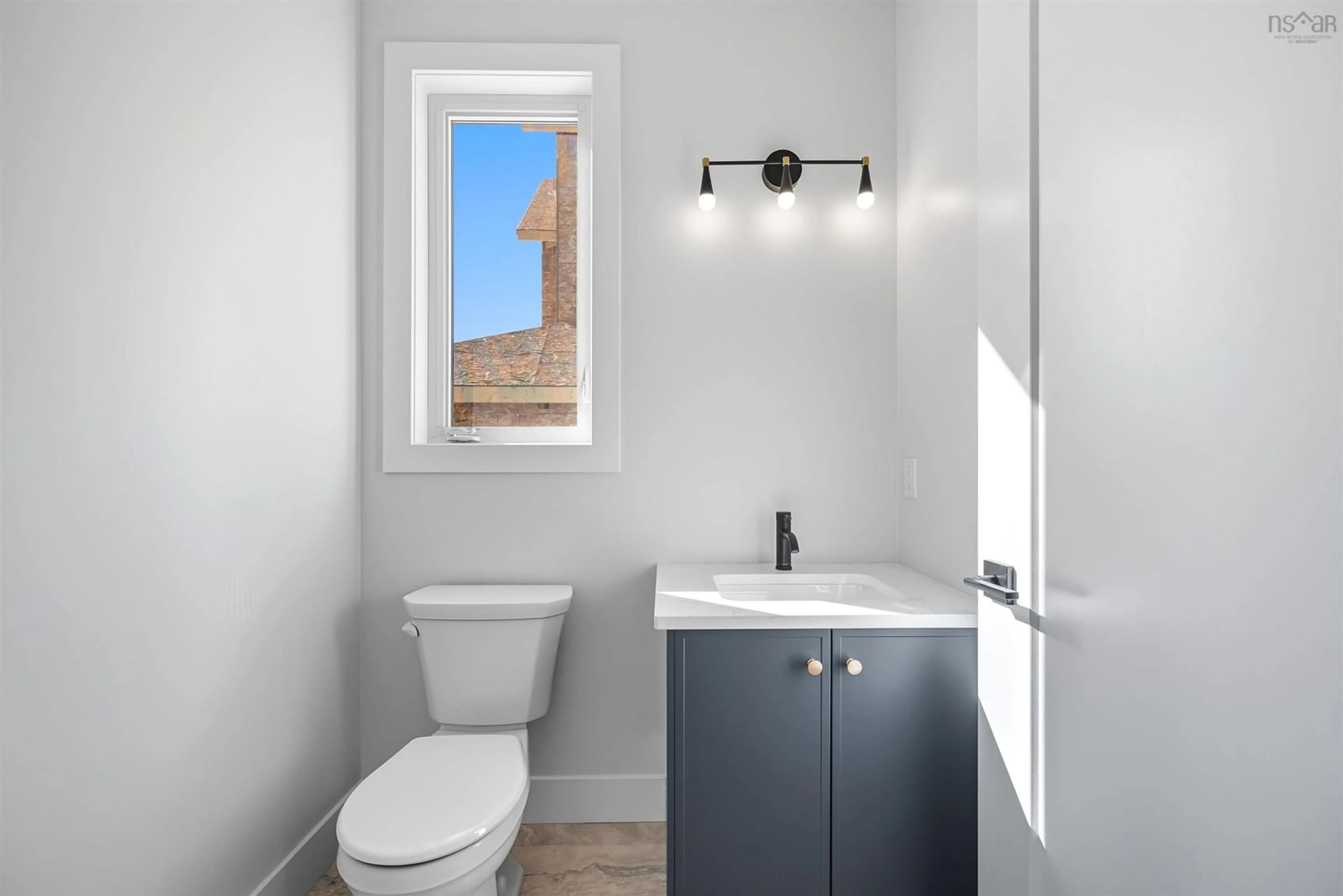Standard bathroom, ceramic/tile floor for 21 Pearlgarden Close, Dartmouth Nova Scotia B2X 0C3