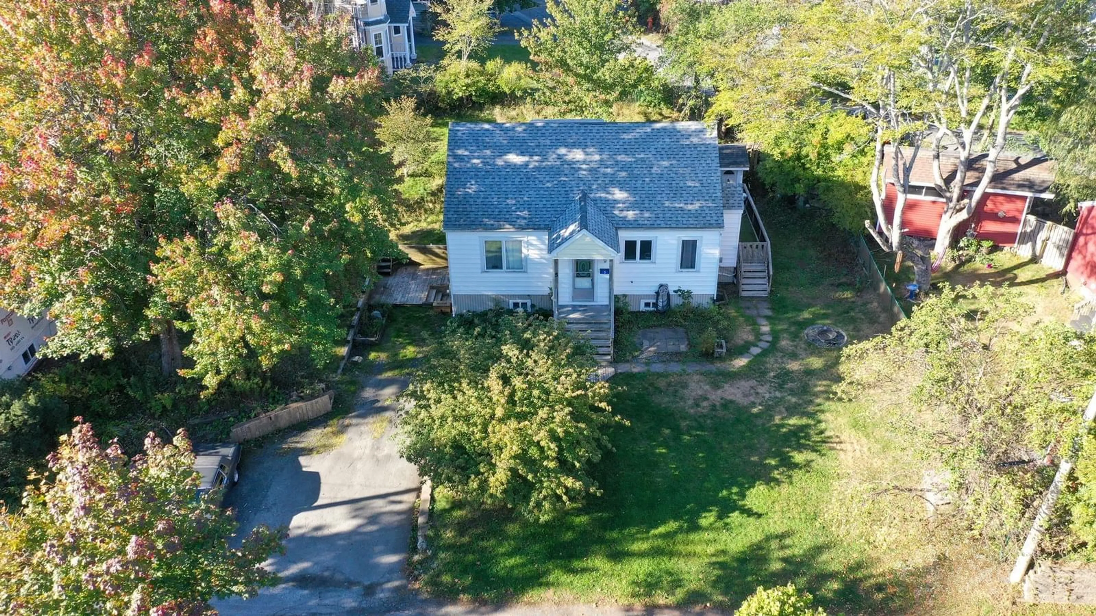 A pic from outside/outdoor area/front of a property/back of a property/a pic from drone, street for 5 Bonaventure Dr, Halifax Nova Scotia B3M 1R9