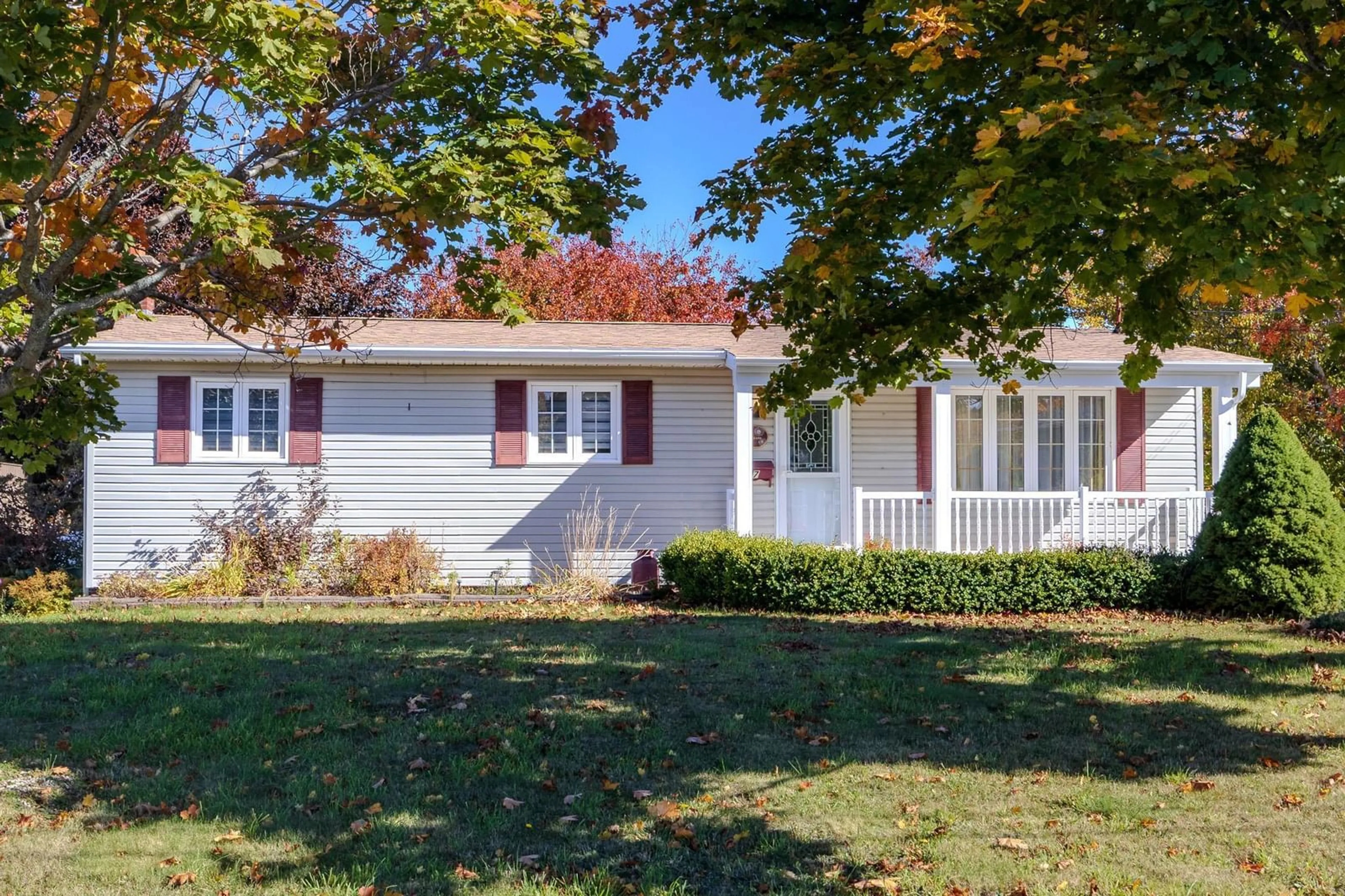 Home with vinyl exterior material, street for 7 Turner St, Glace Bay Nova Scotia B1A 5W5