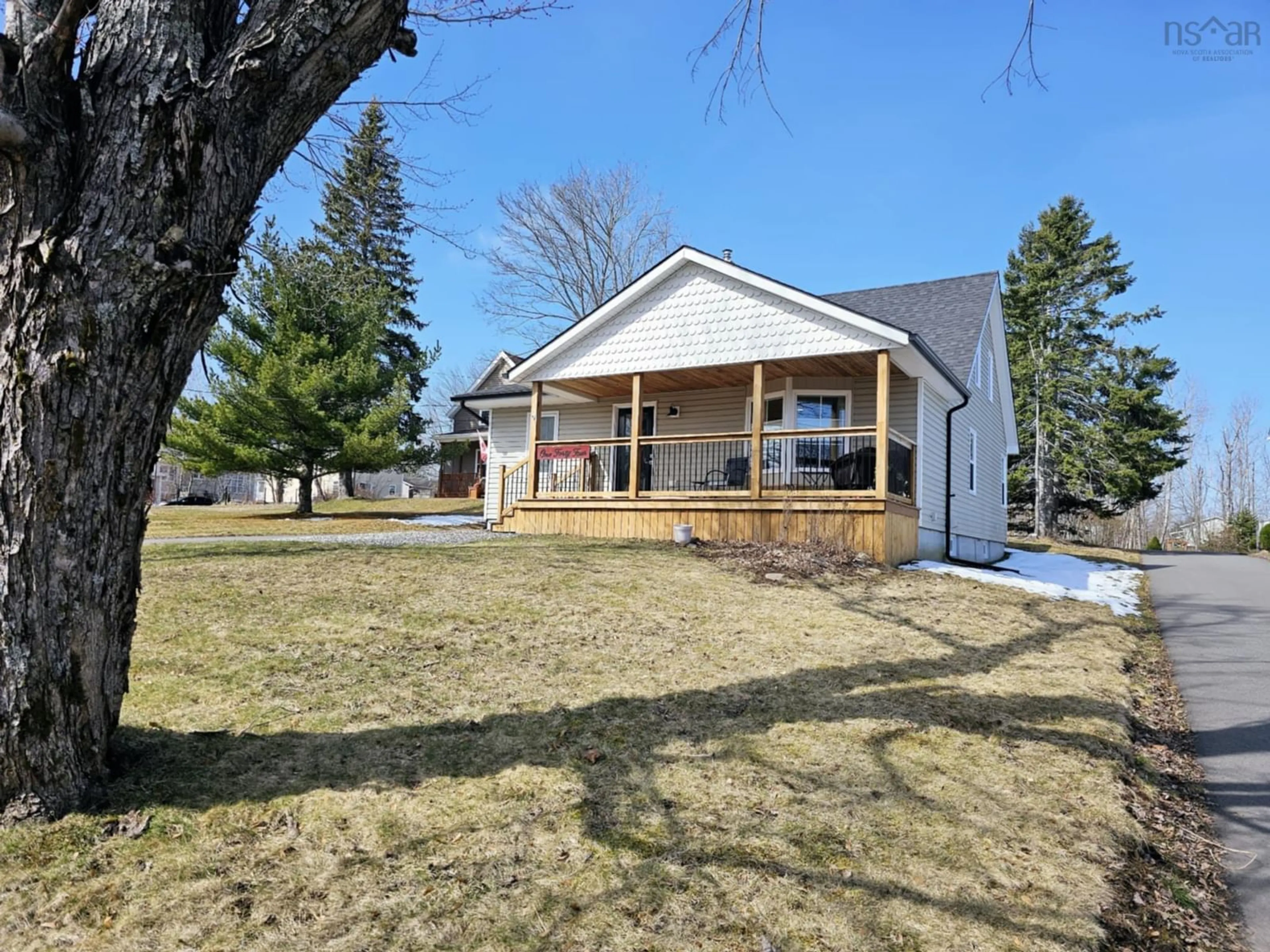 A pic from outside/outdoor area/front of a property/back of a property/a pic from drone, street for 144 Pleasant St, Stellarton Nova Scotia B0K 1S0