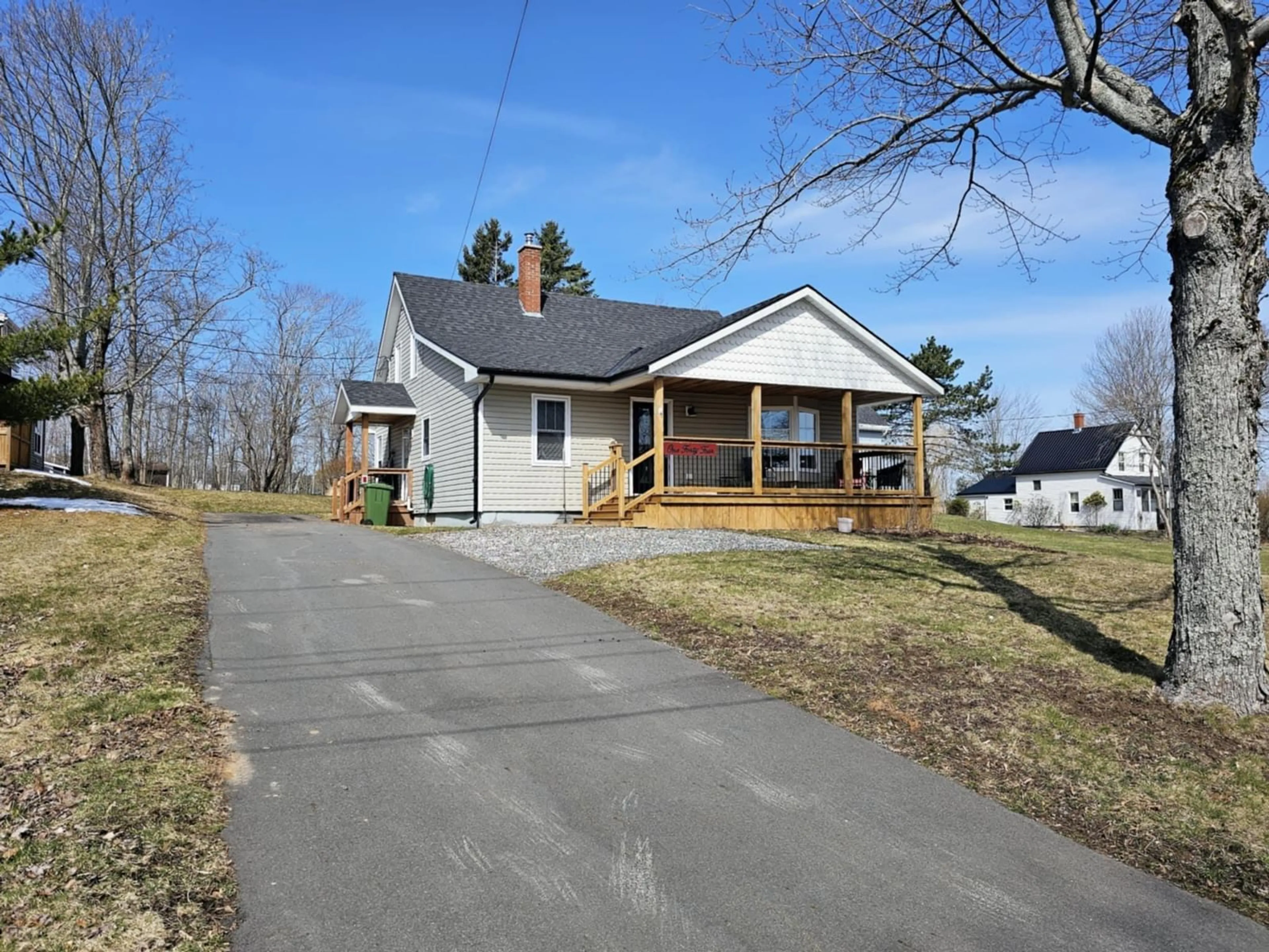 Home with vinyl exterior material, street for 144 Pleasant St, Stellarton Nova Scotia B0K 1S0