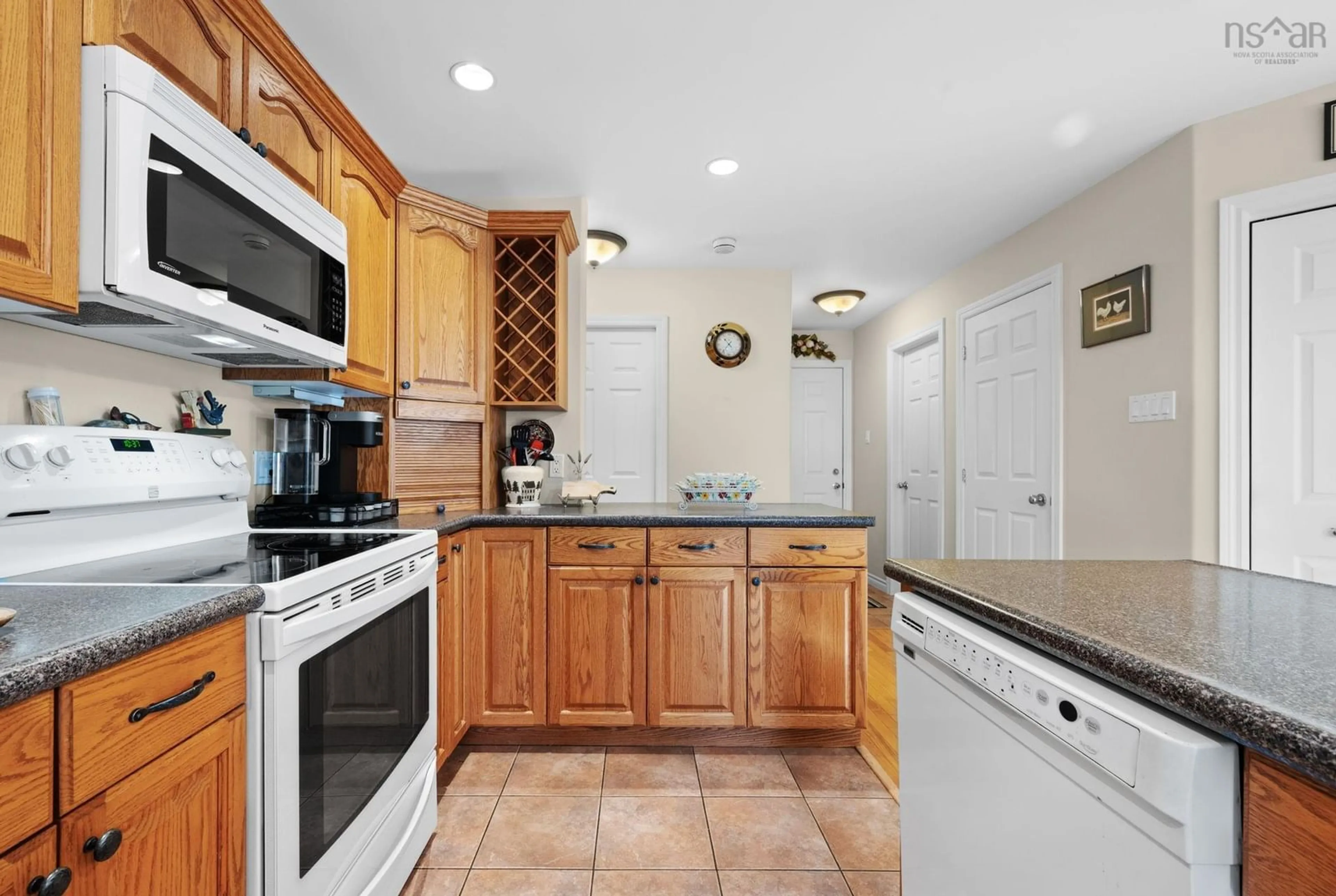 Standard kitchen, ceramic/tile floor for 46 Stoneridge Crt, Bridgewater Nova Scotia B4V 3T9