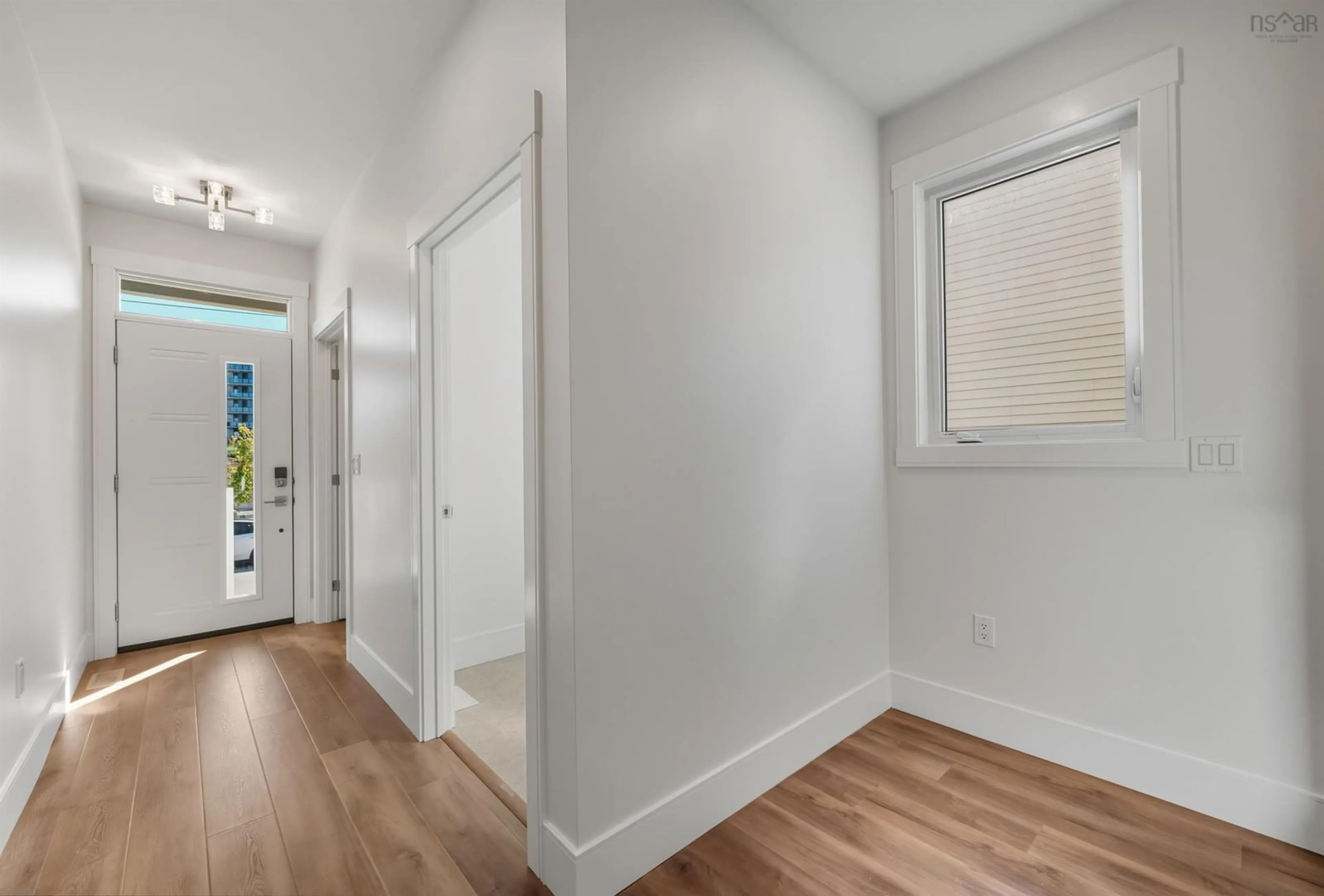 Indoor entryway for 17 Pearlgarden Close, Dartmouth Nova Scotia B2X 0C3