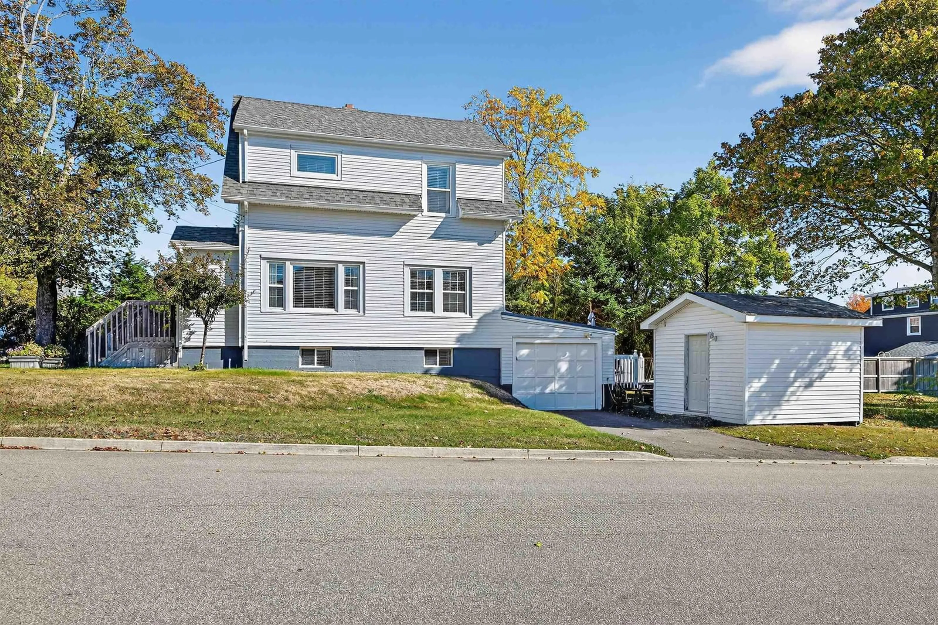 Home with vinyl exterior material, street for 164 Royal Ave, Sydney Nova Scotia B1P 4M6