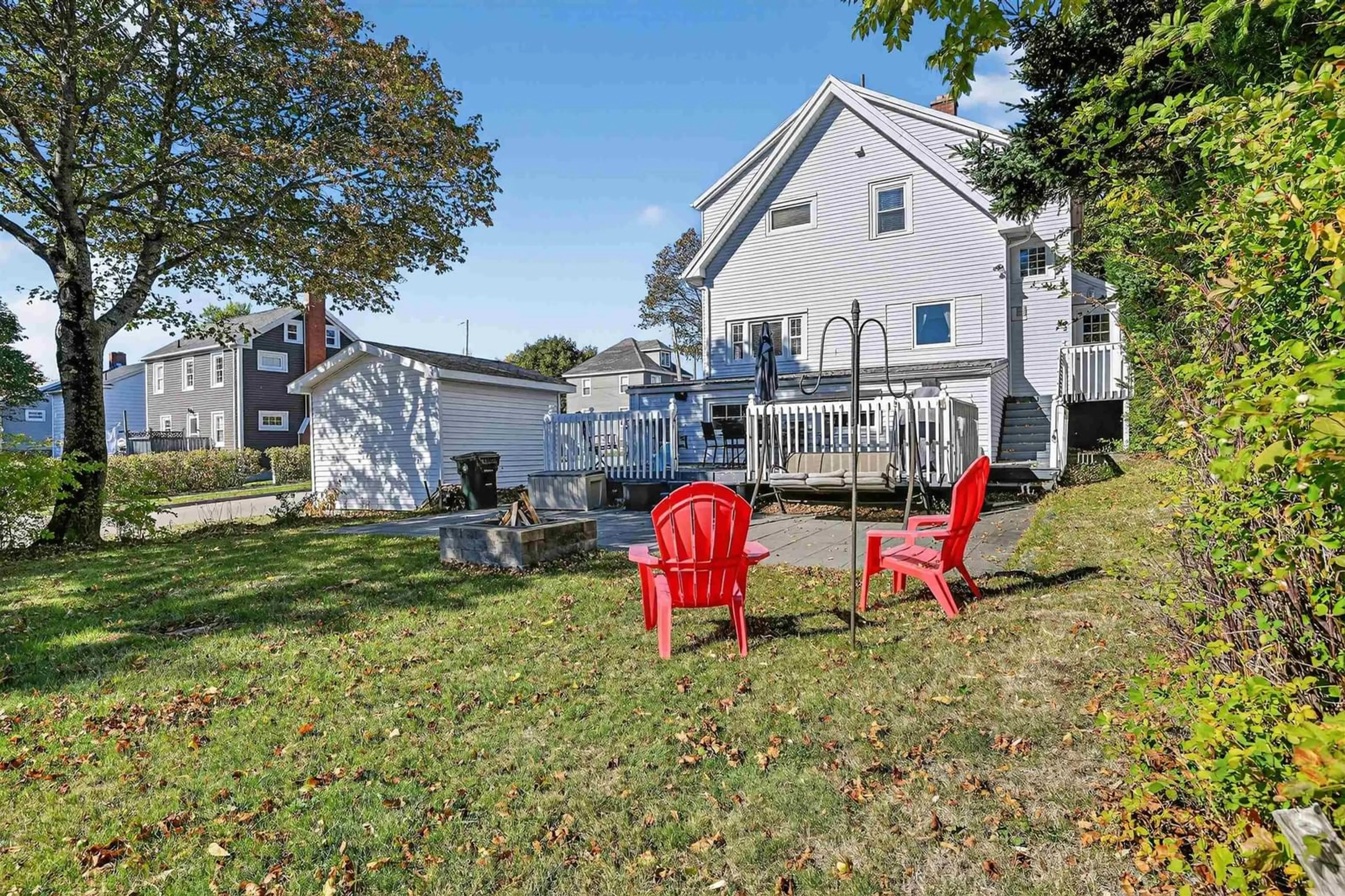 Patio, street for 164 Royal Ave, Sydney Nova Scotia B1P 4M6