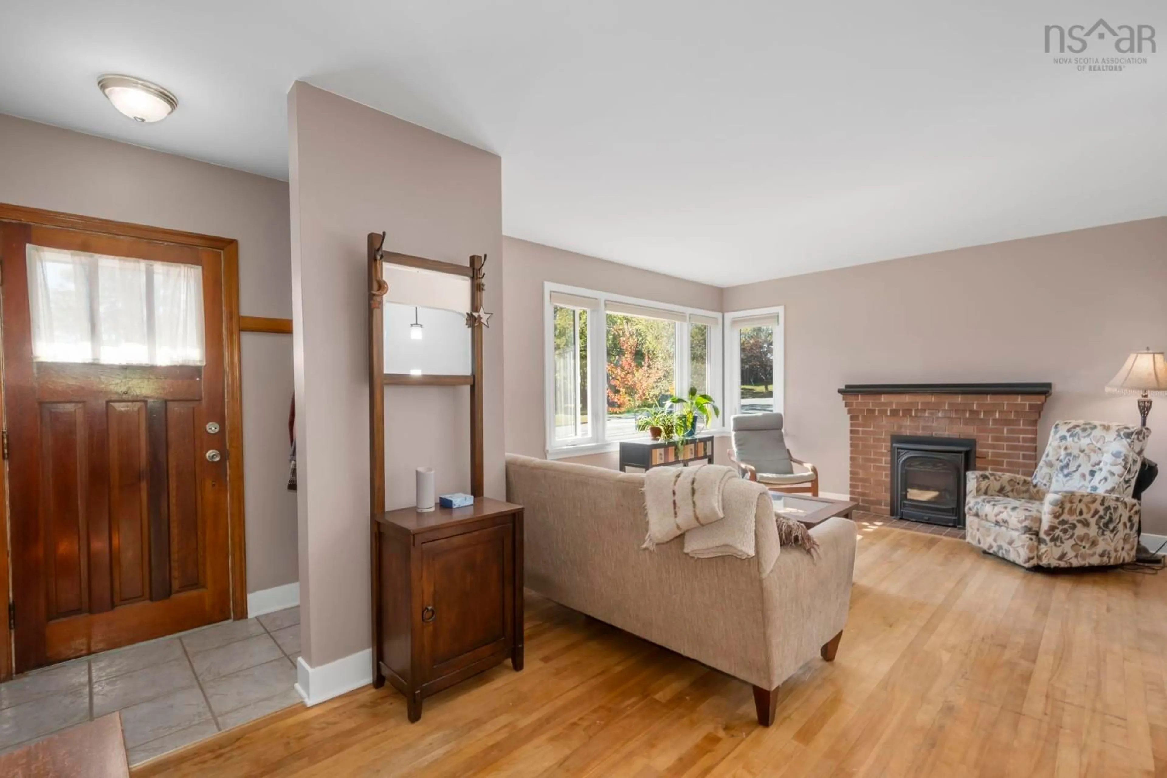 Living room with furniture, unknown for 10 Ellenvale Ave, Dartmouth Nova Scotia B2W 2W3