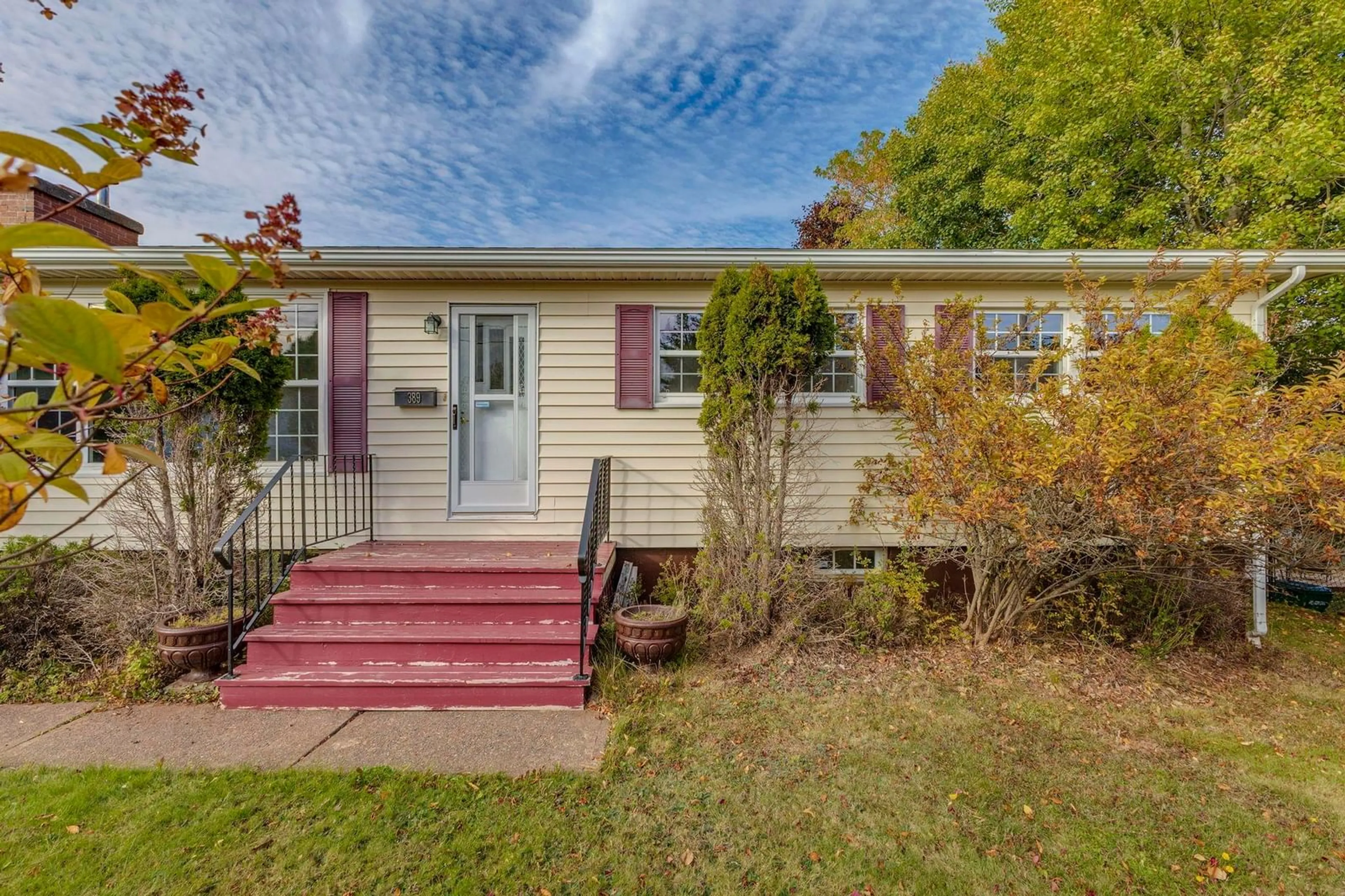 Home with vinyl exterior material, street for 389 Birch St, New Glasgow Nova Scotia B2H 1X8