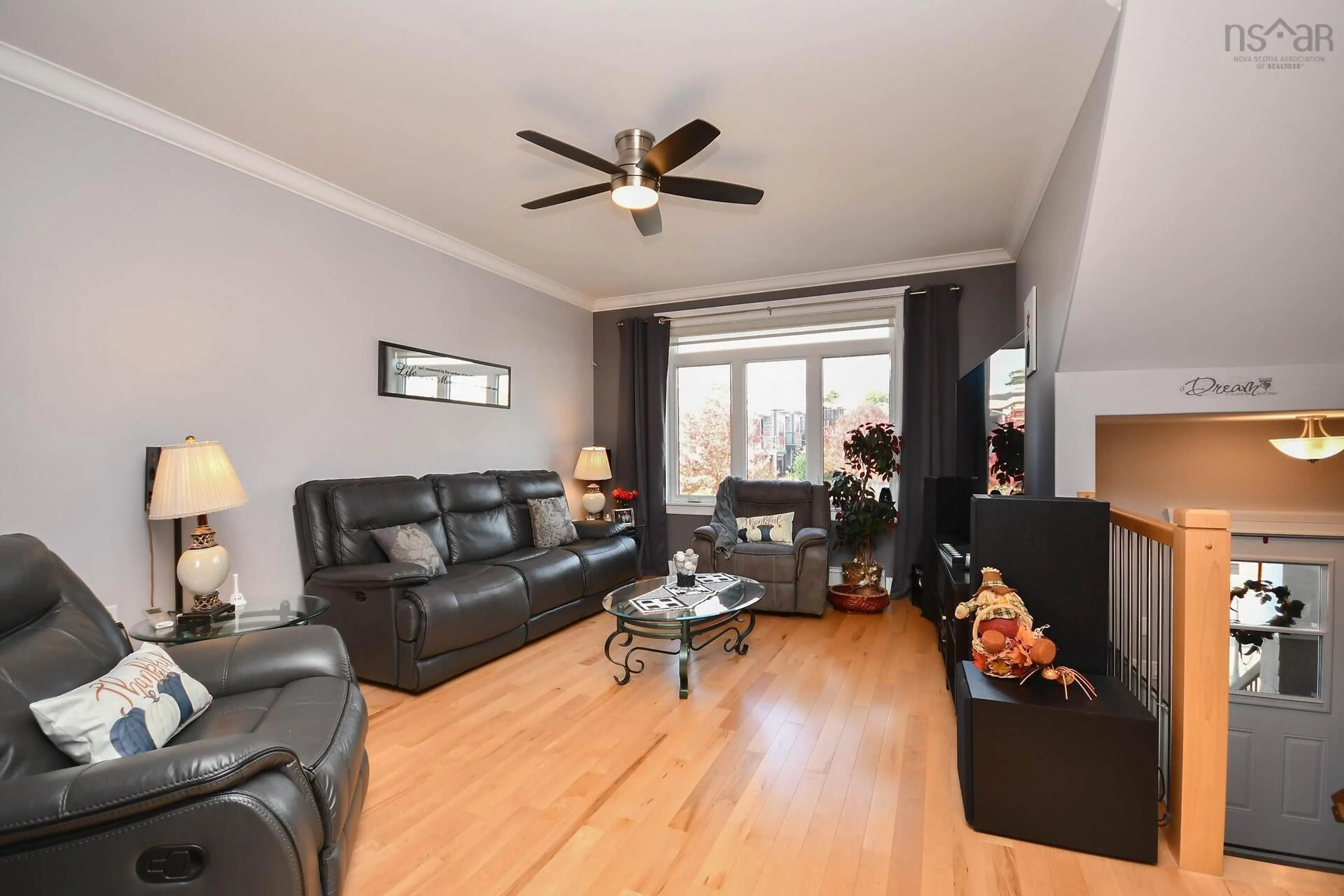 Living room with furniture, wood/laminate floor for 125 Bosun Run, Halifax Nova Scotia B3M 0J3