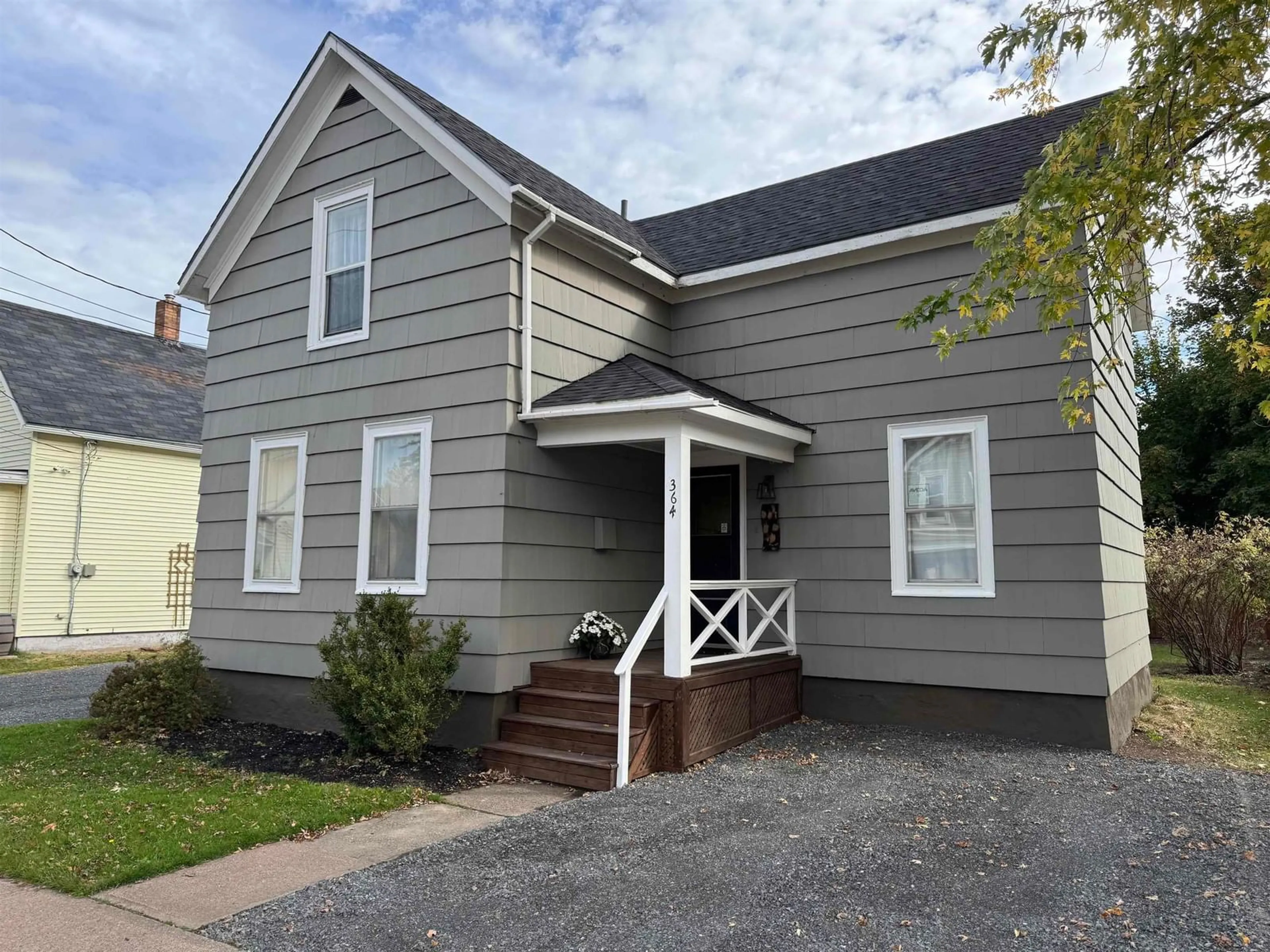 Home with vinyl exterior material, street for 364 Washington St, New Glasgow Nova Scotia B2H 3M1