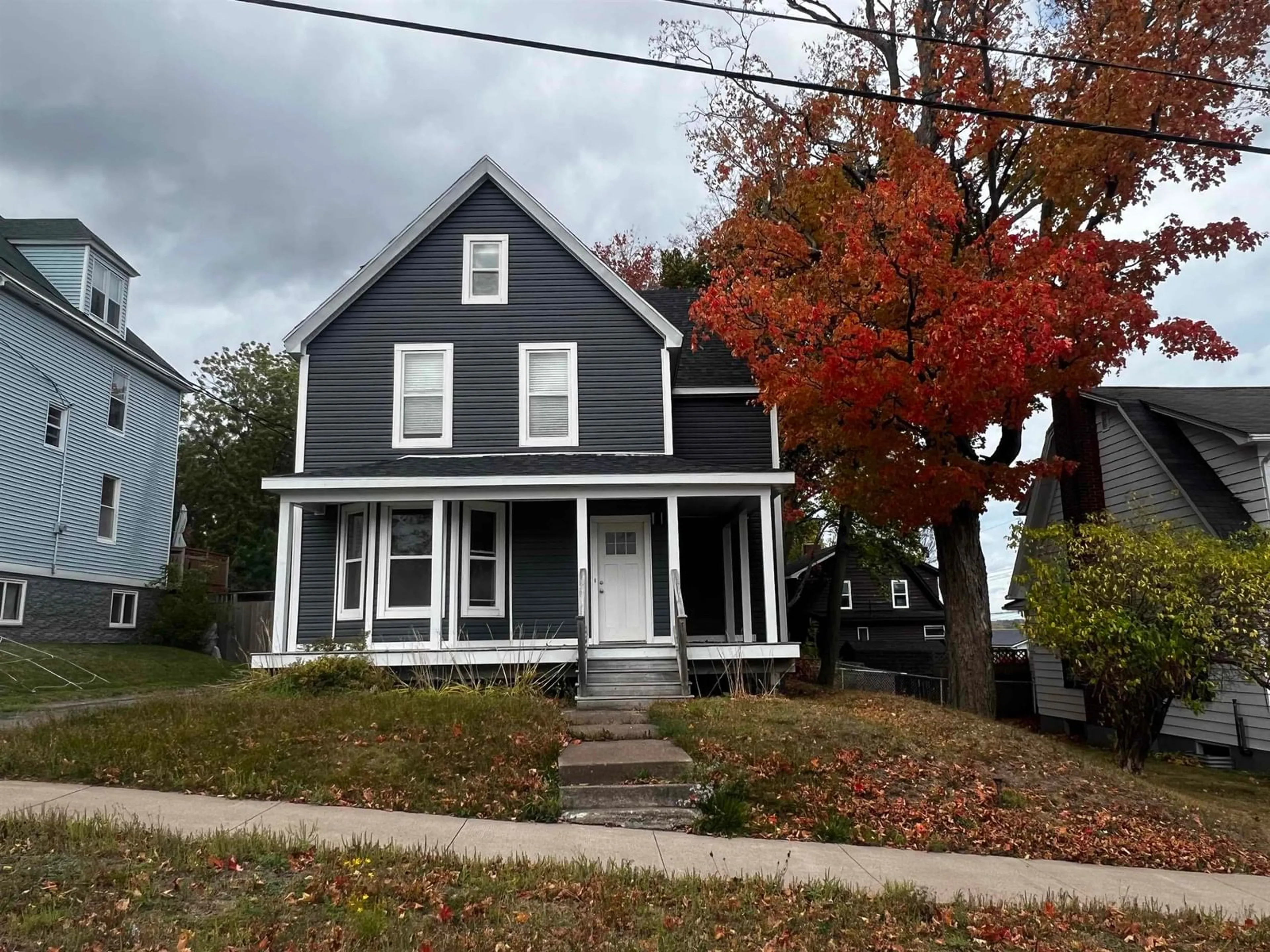 Home with vinyl exterior material, street for 14 Allan Ave, Stellarton Nova Scotia B0K 1S0