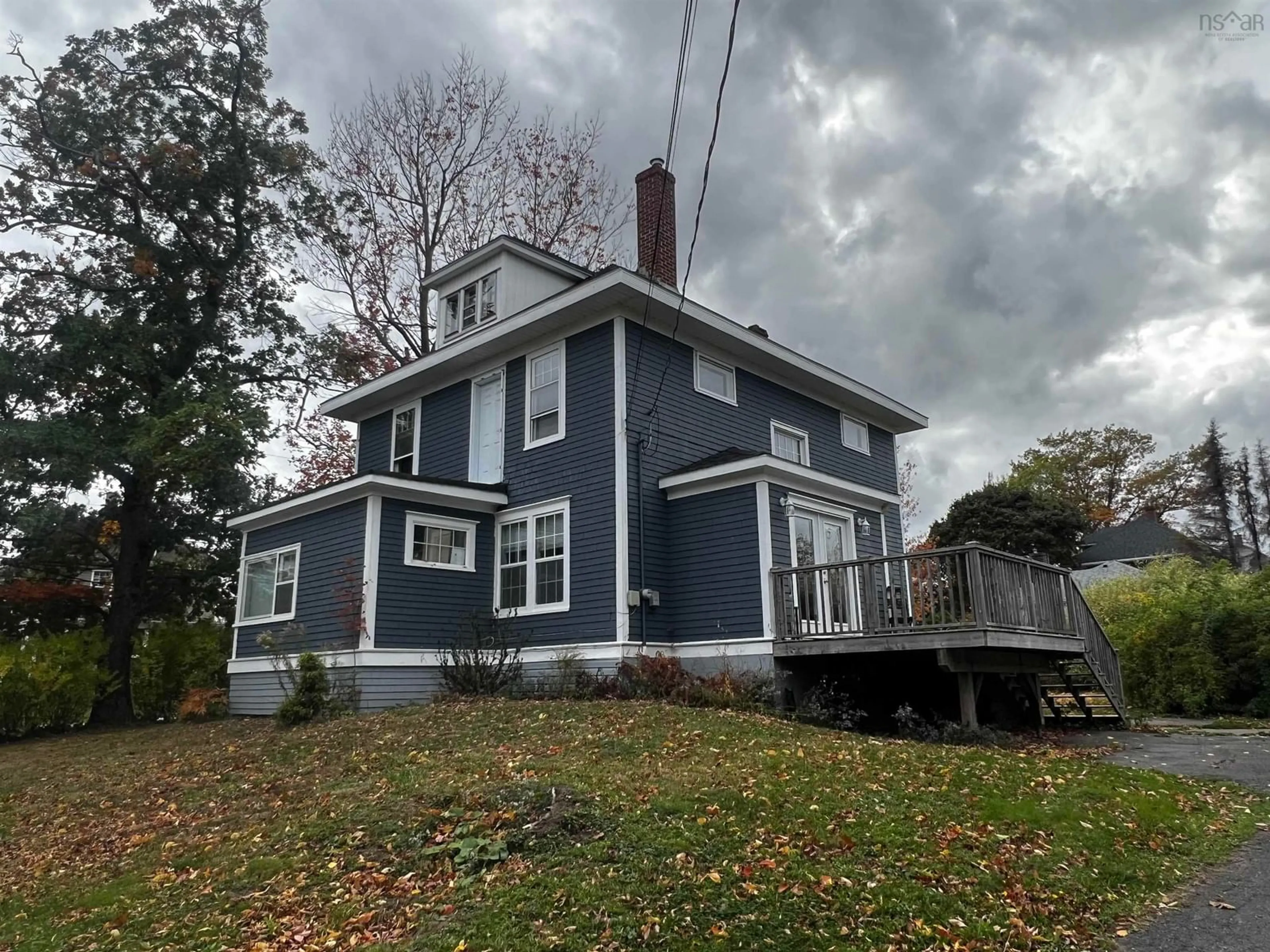 Home with vinyl exterior material, building for 18 Claremont Ave, Stellarton Nova Scotia B0K 1S0