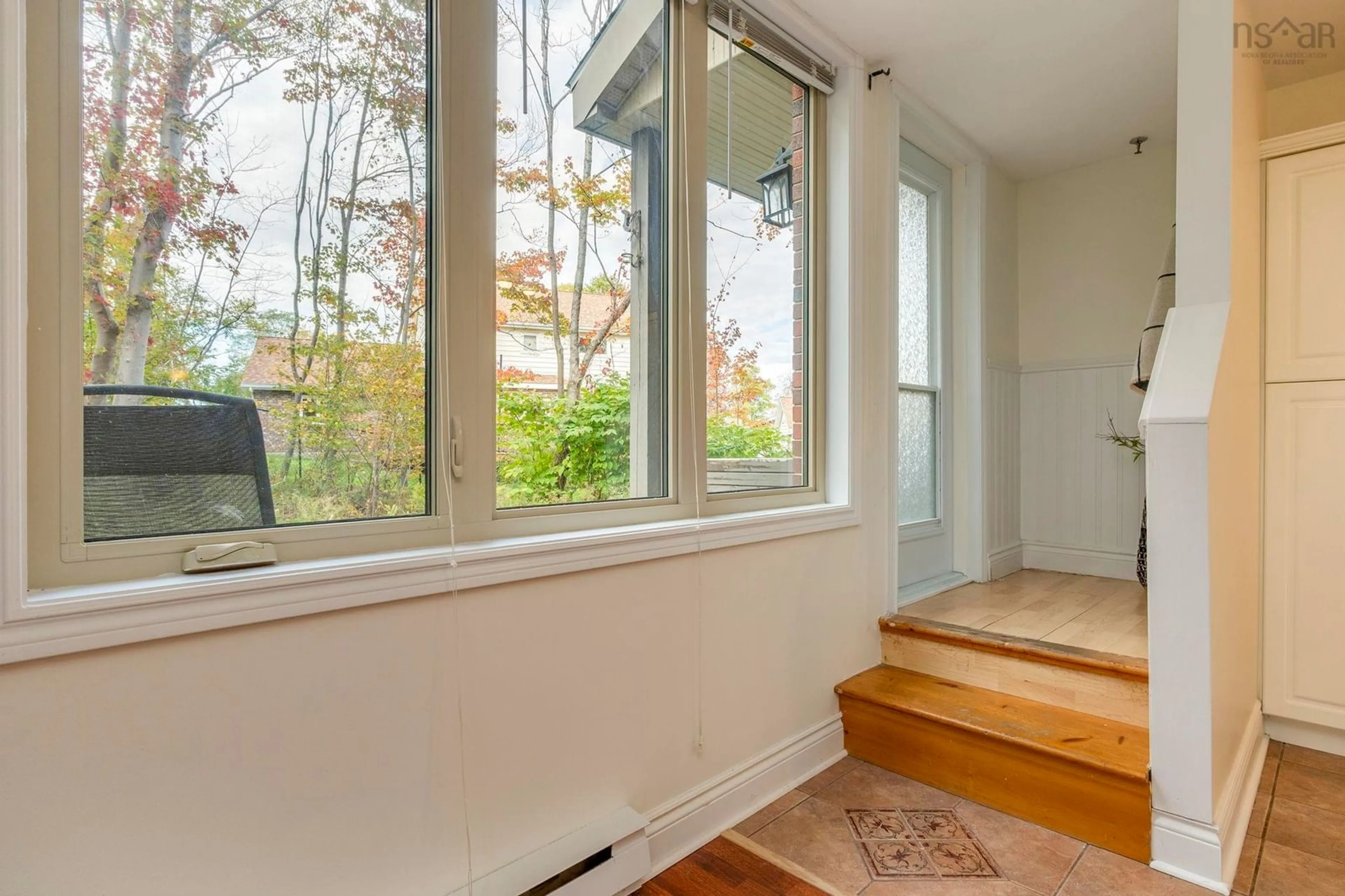 Indoor entryway for 67 Farnham Gate Rd #106, Halifax Nova Scotia B3M 4A6