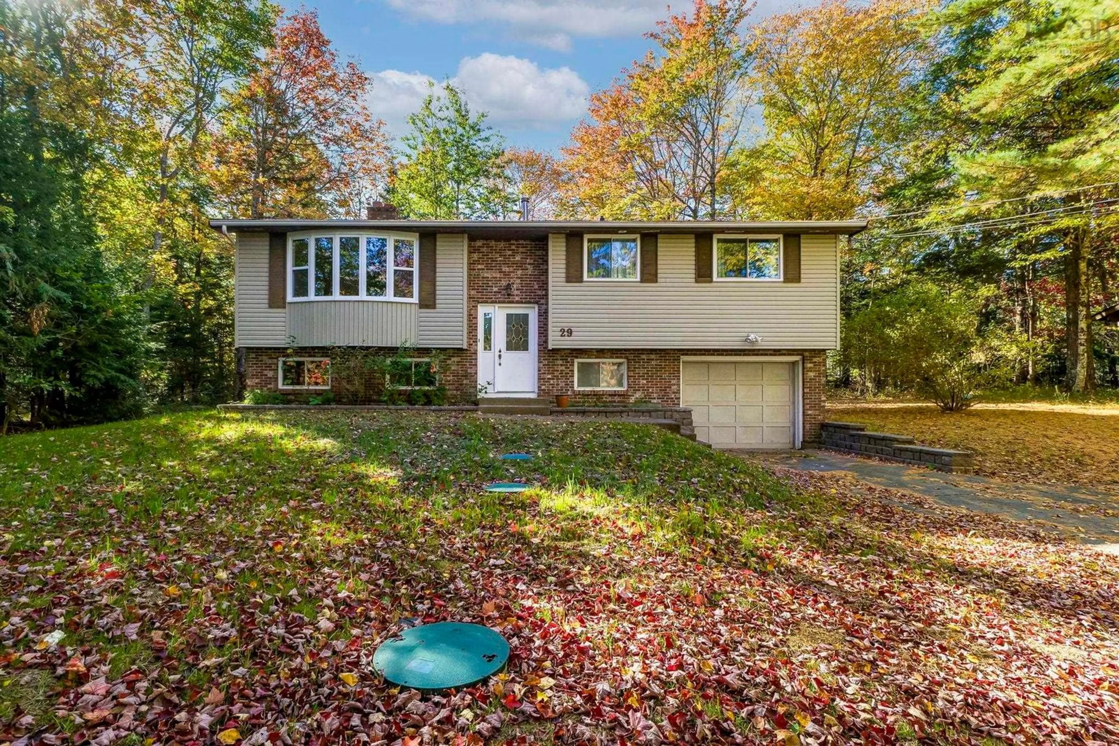 Home with vinyl exterior material, street for 29 Concord Ave, Fall River Nova Scotia B2T 1E7