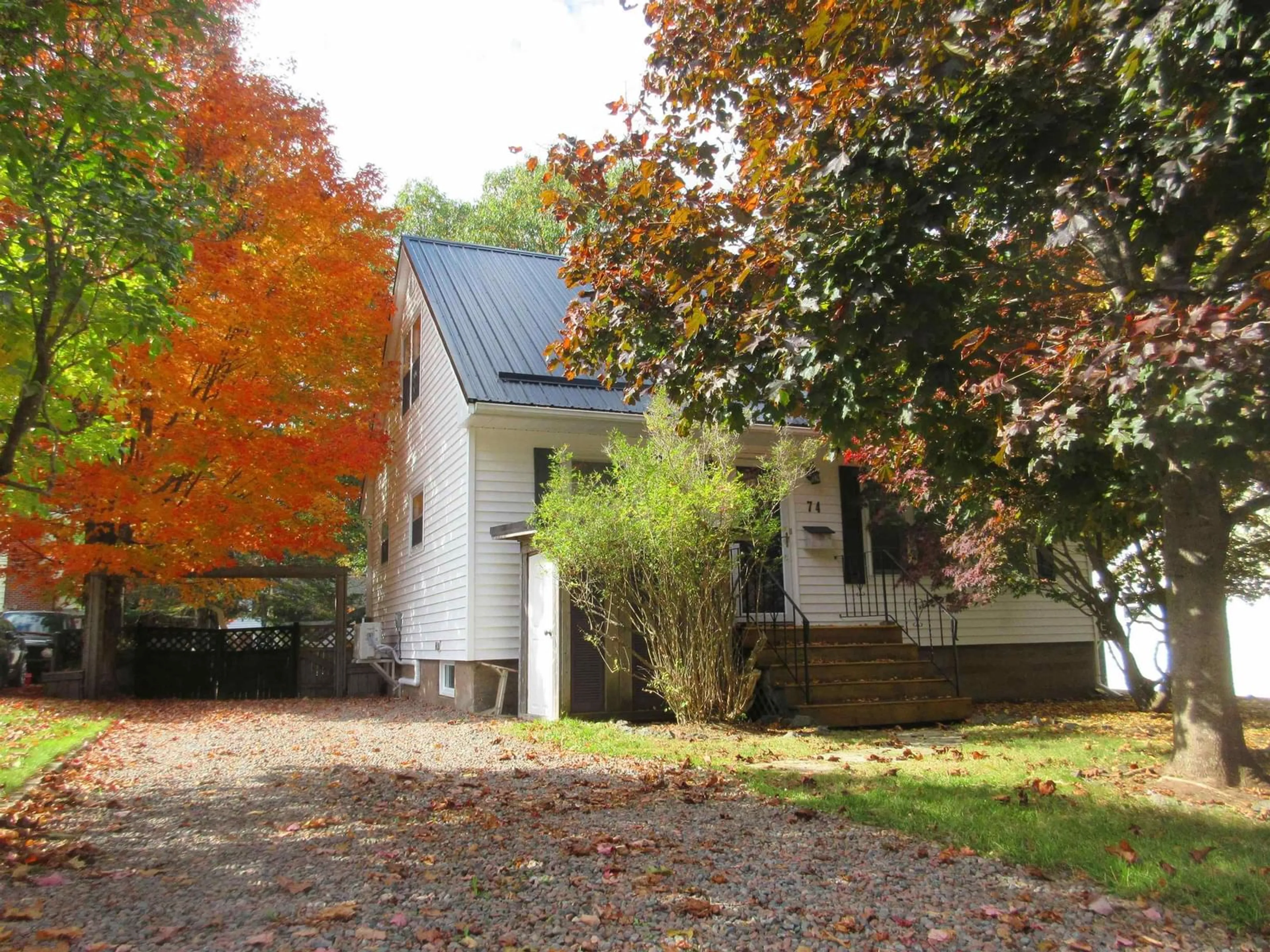 A pic from outside/outdoor area/front of a property/back of a property/a pic from drone, street for 74 Exhibition St, Truro Nova Scotia B2N 4C7