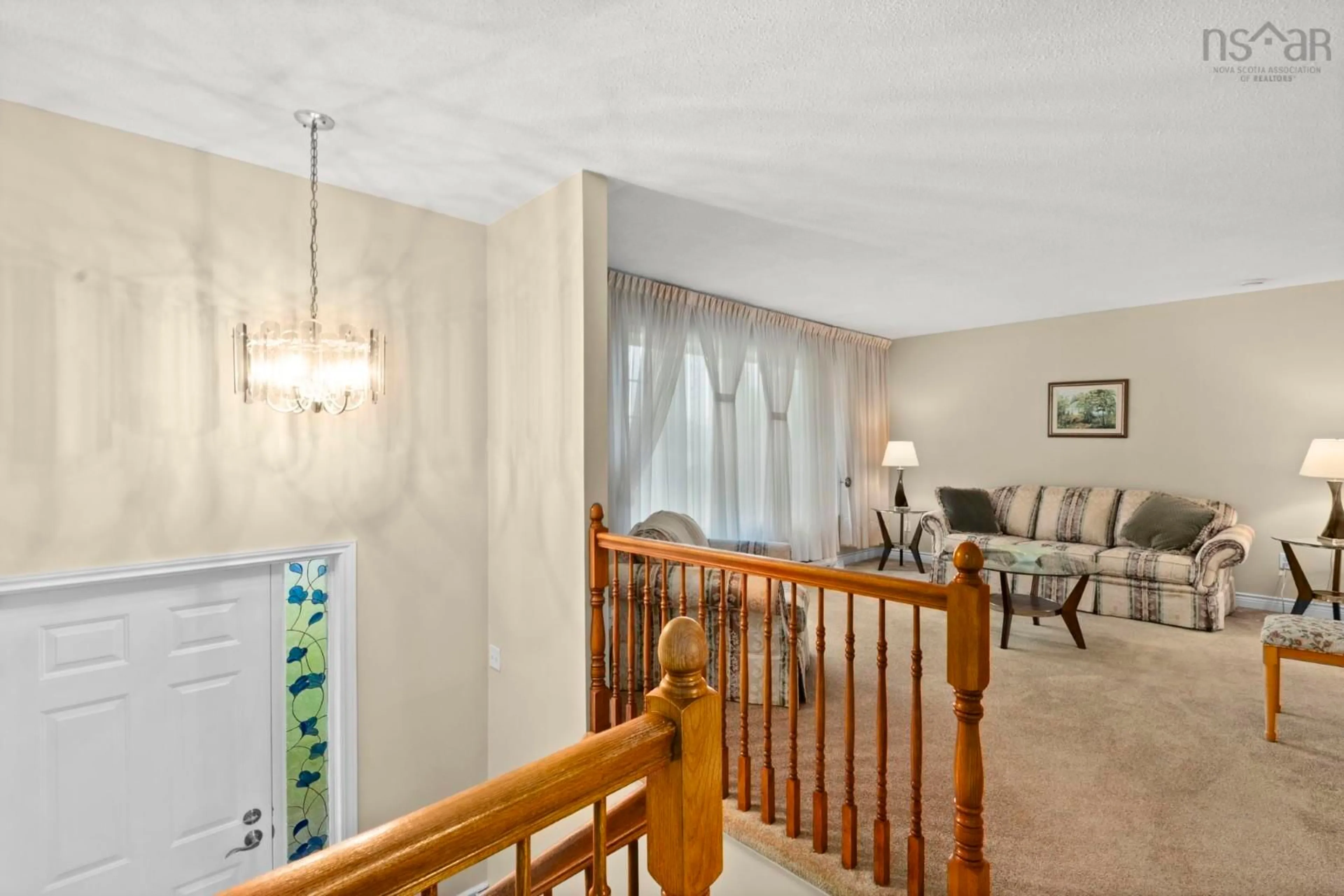 Indoor foyer for 70 Fiddlers Green, Dartmouth Nova Scotia B2V 1Z4