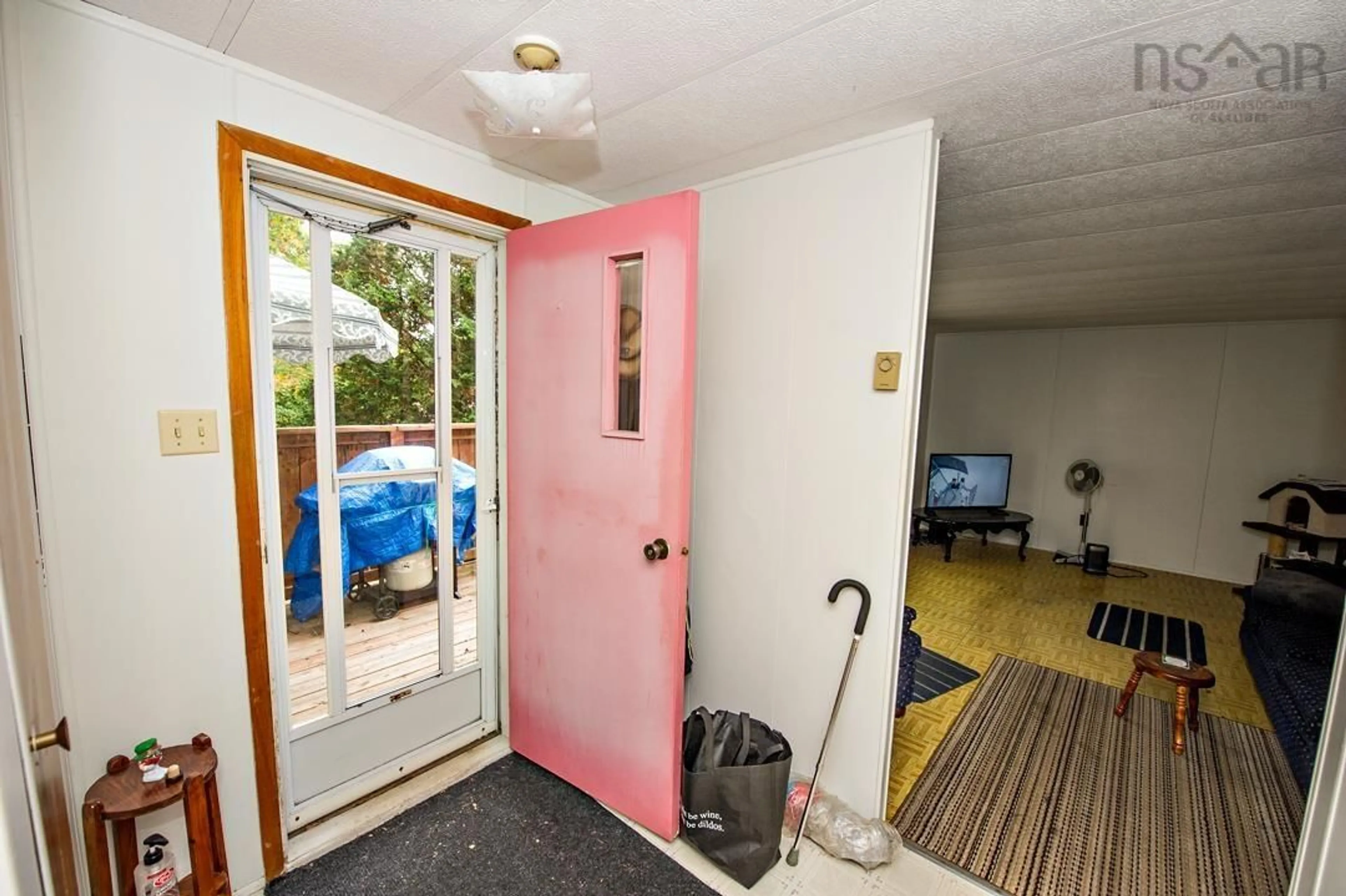 Indoor foyer for 386 Rocky Lake Dr, Bedford Nova Scotia B4A 2T5