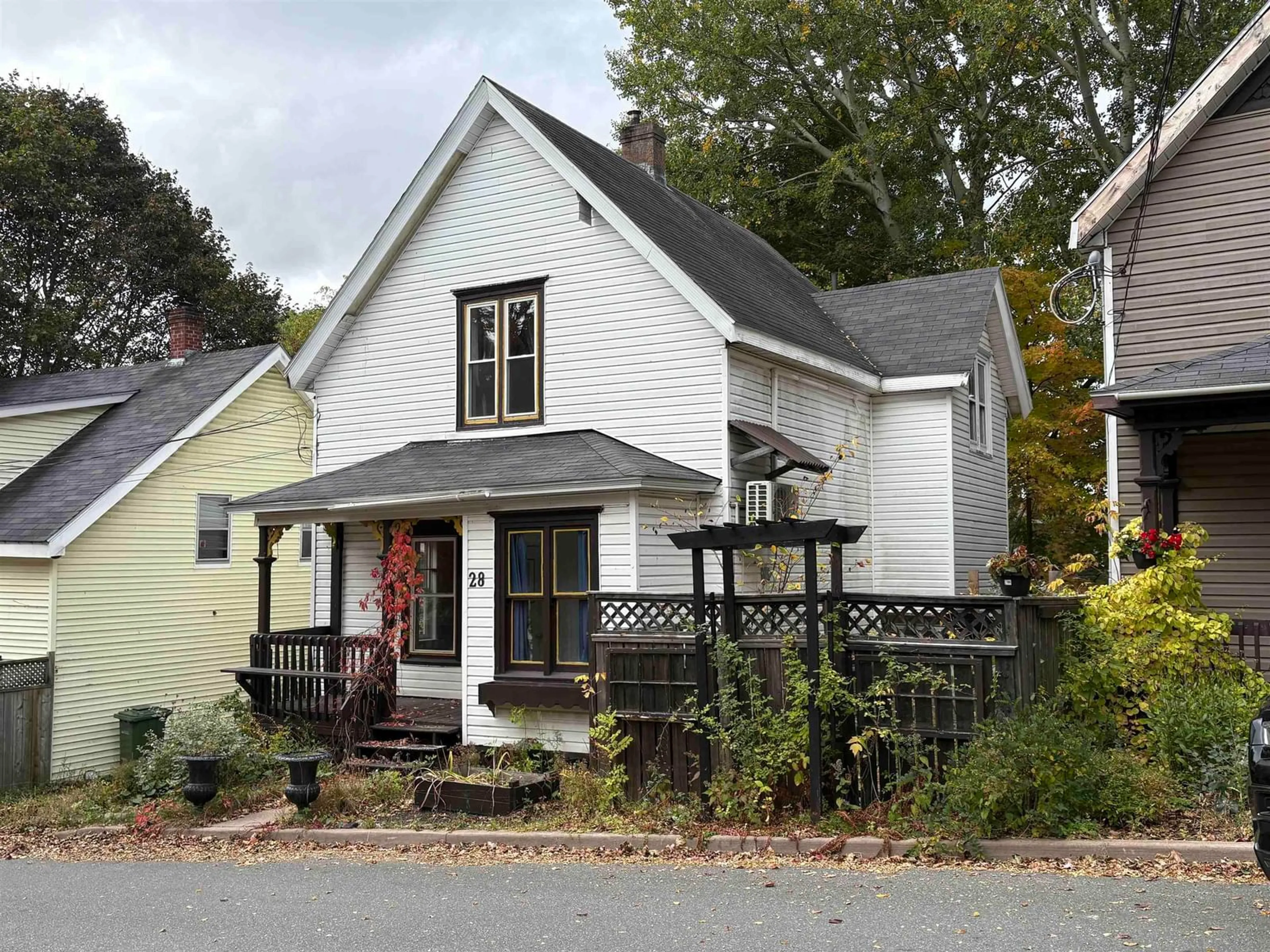 Home with vinyl exterior material, street for 28 Alexander St, New Glasgow Nova Scotia B2H 2S3
