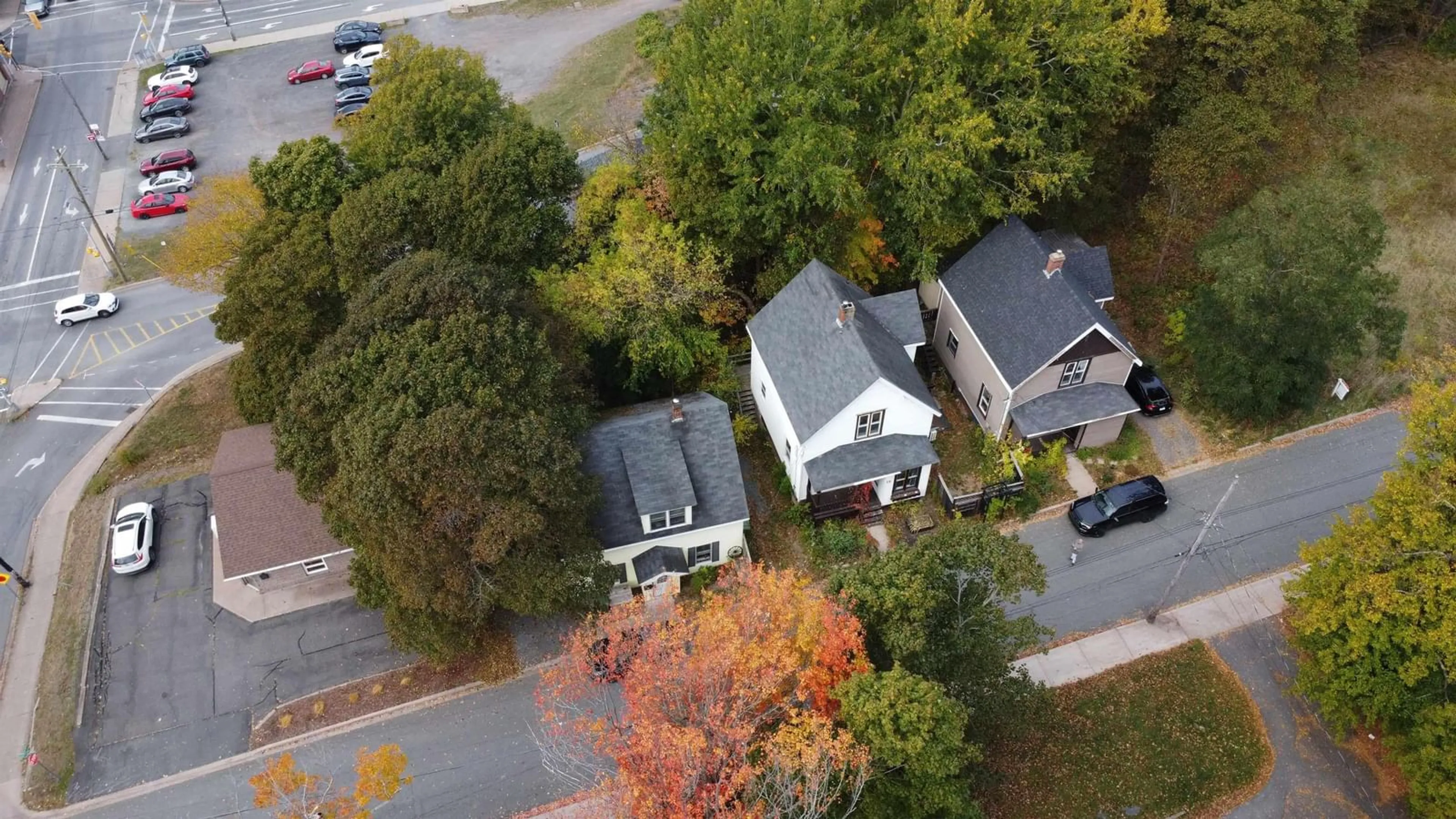 A pic from outside/outdoor area/front of a property/back of a property/a pic from drone, street for 28 Alexander St, New Glasgow Nova Scotia B2H 2S3