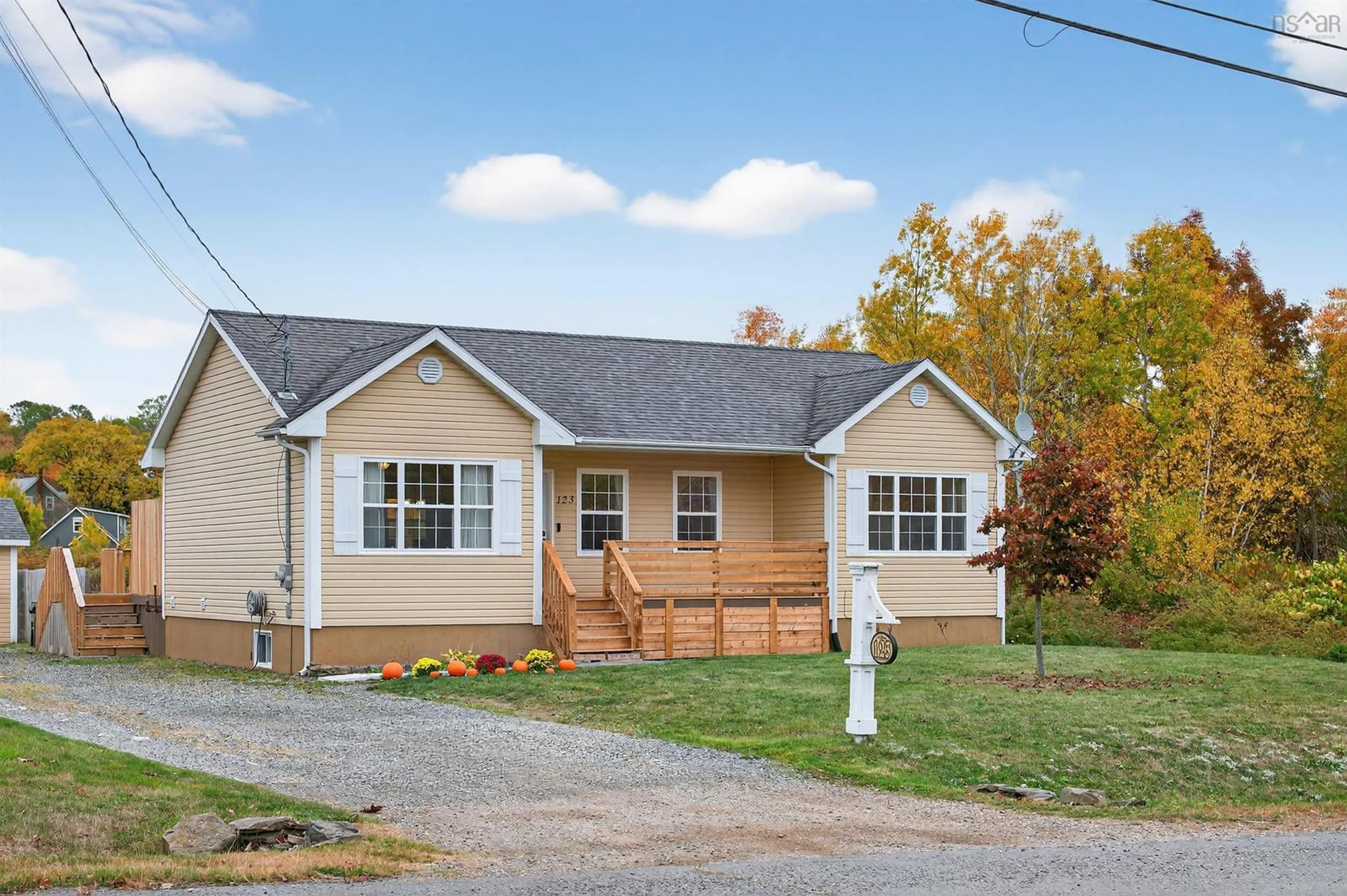 Home with vinyl exterior material, street for 123 Barrington, Sydney Mines Nova Scotia B1V 1R1