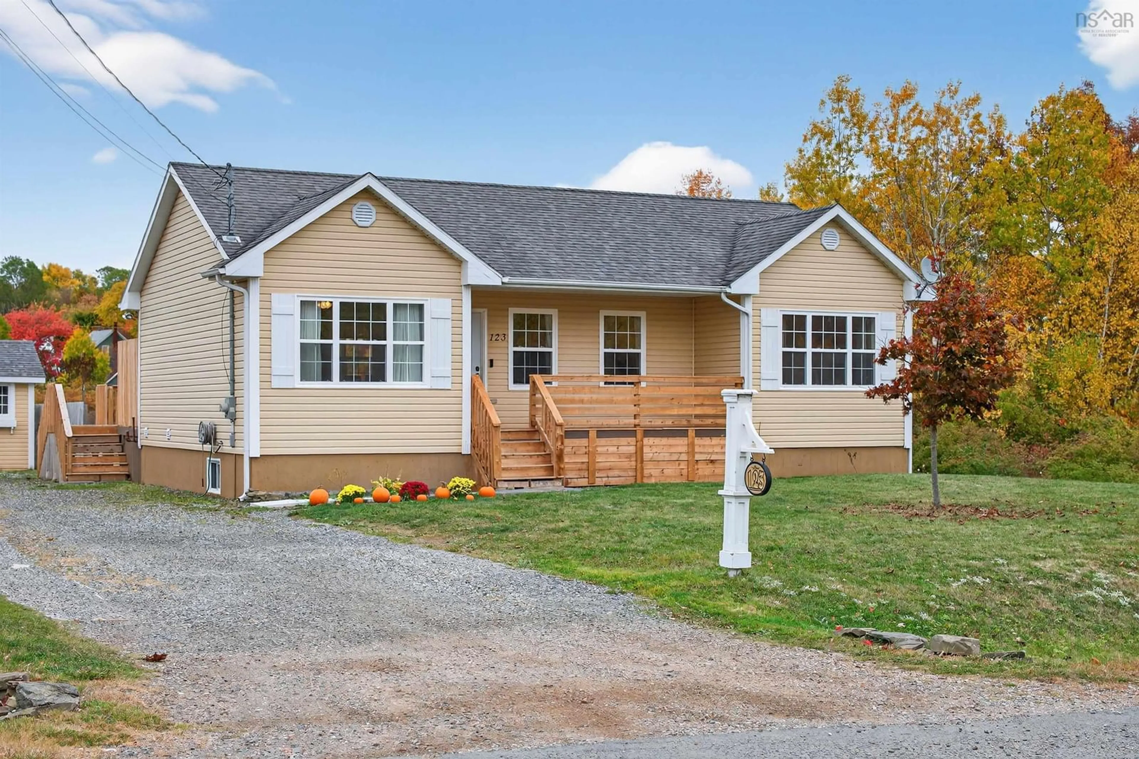 Home with vinyl exterior material, street for 123 Barrington, Sydney Mines Nova Scotia B1V 1R1