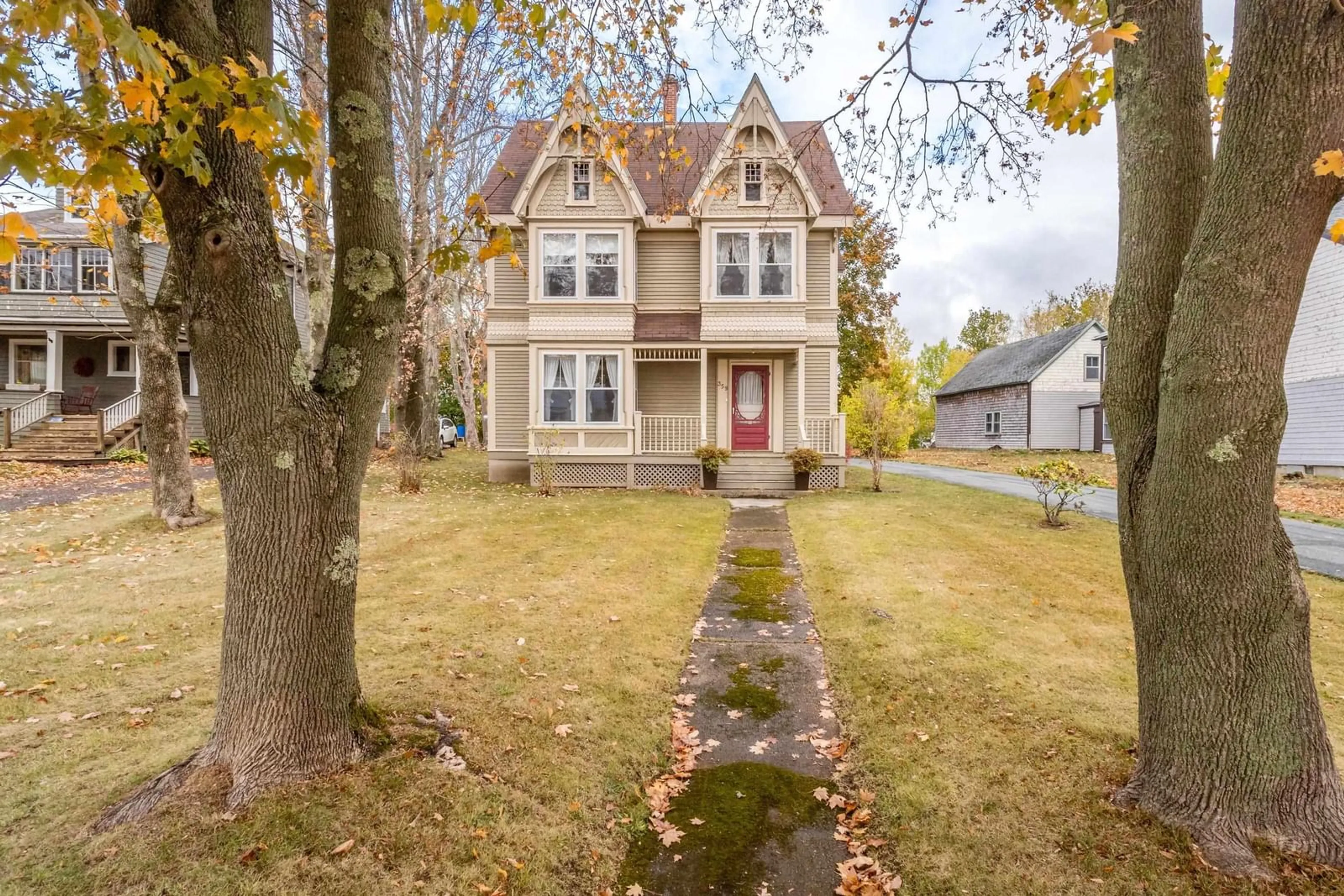 A pic from outside/outdoor area/front of a property/back of a property/a pic from drone, street for 359 Granville St, Bridgetown Nova Scotia B0S 1C0