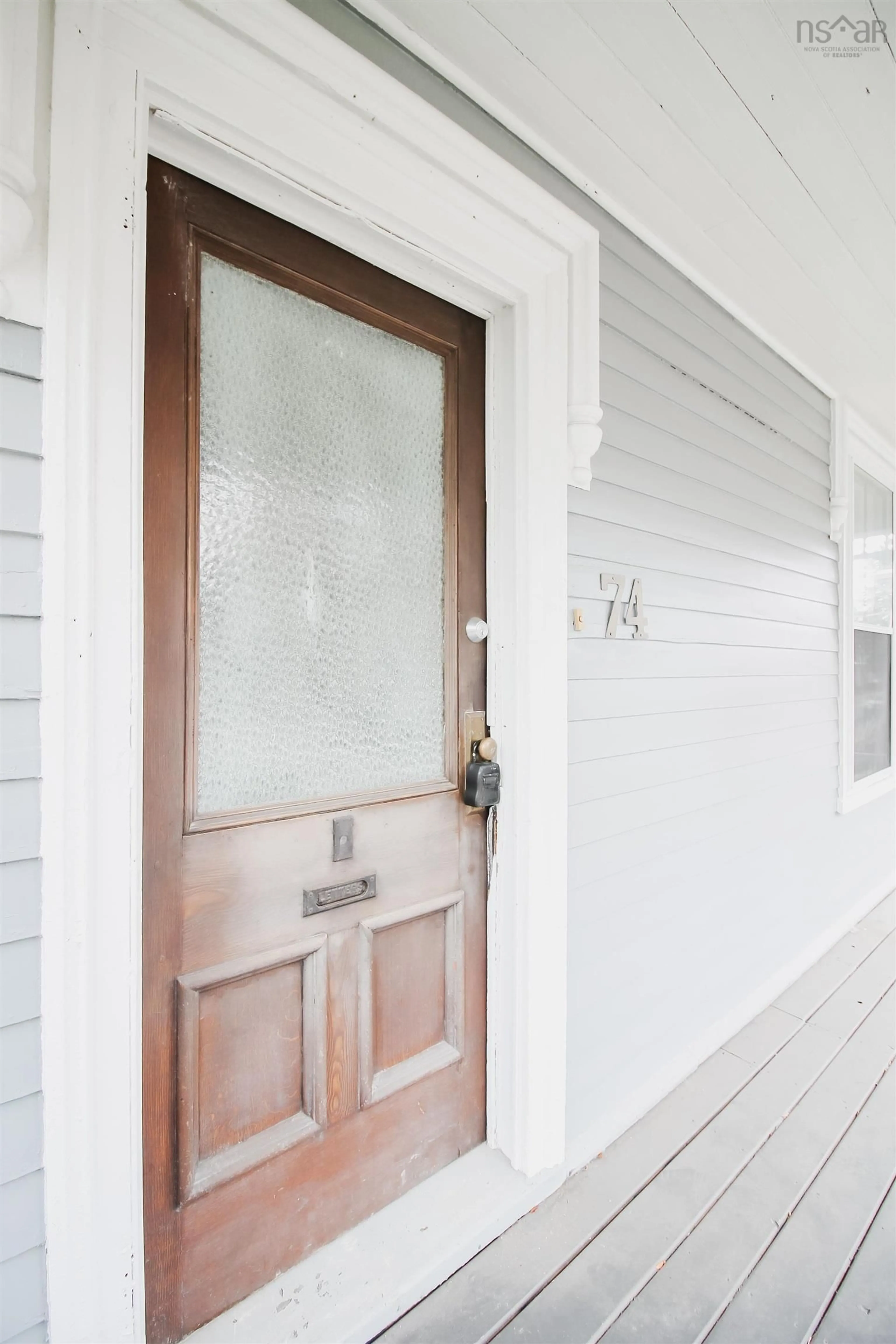 Indoor entryway for 74 Duke St, Truro Nova Scotia B2N 2A6