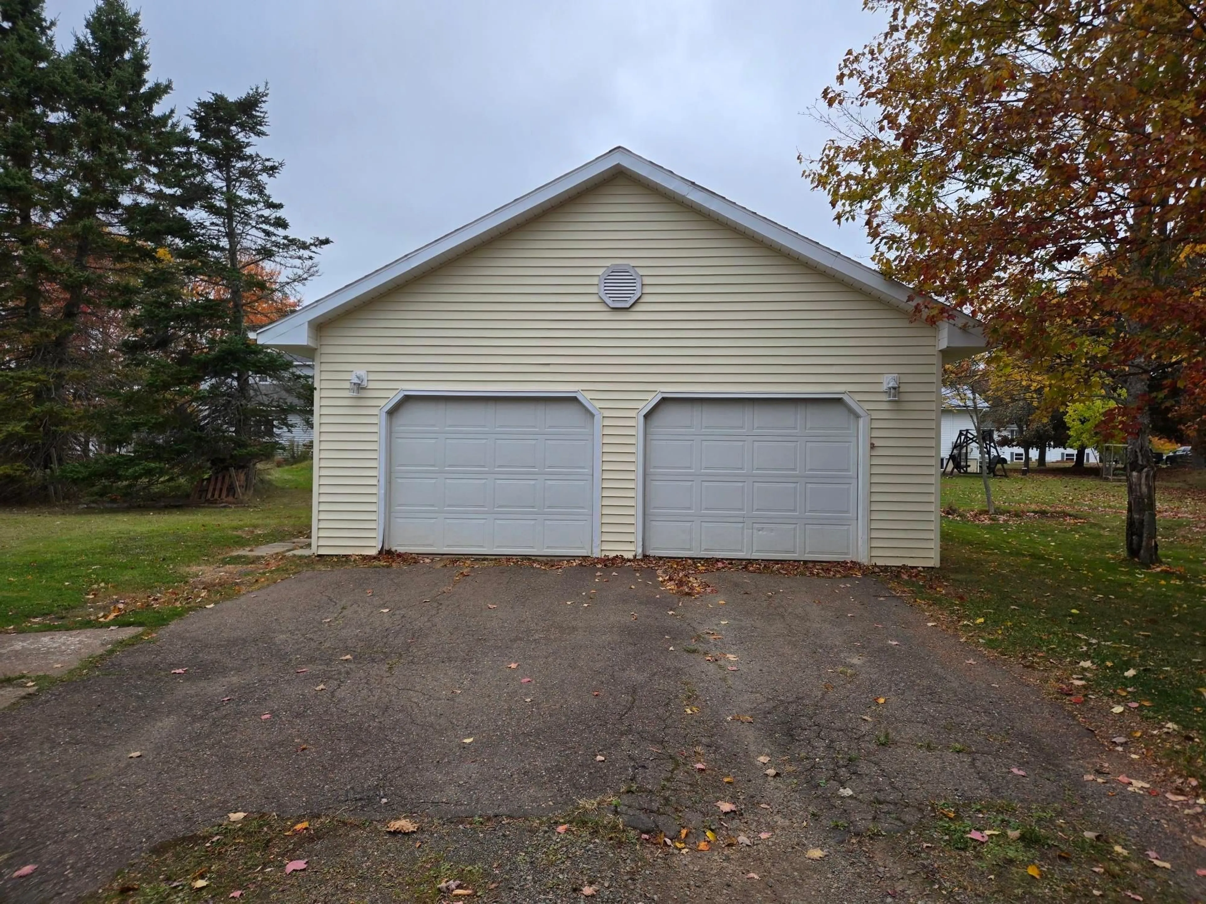 Indoor garage for 49 Second Court, Valley Nova Scotia B6L 2T6
