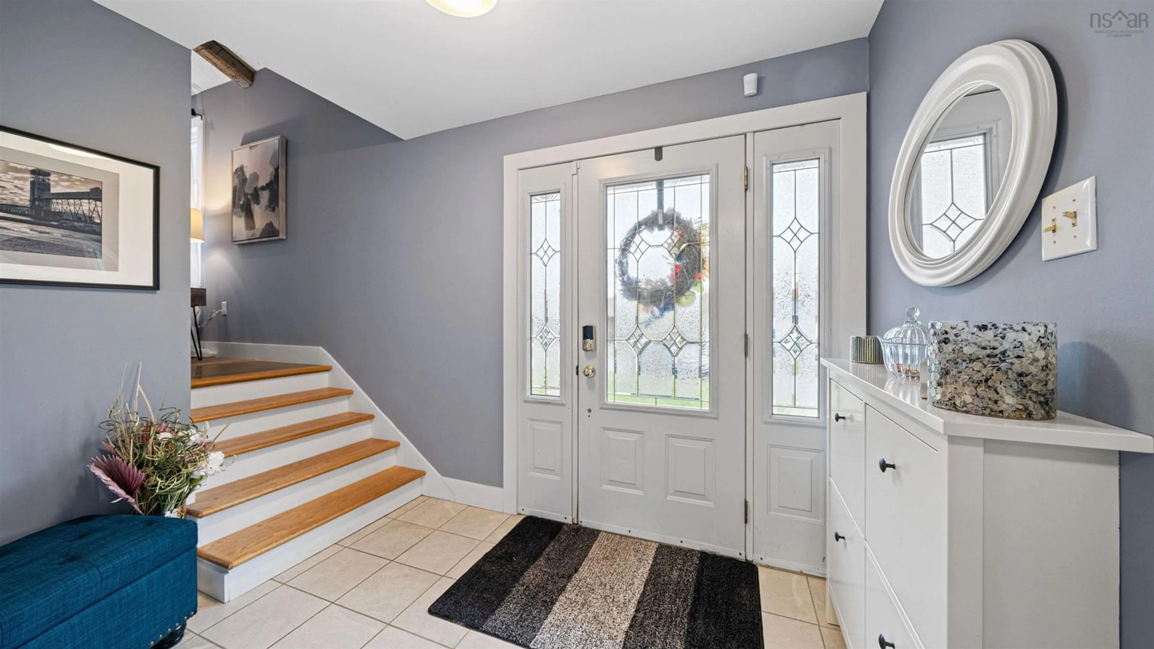 Indoor entryway for 16 Donview Dr, Dartmouth Nova Scotia B2W 4C8