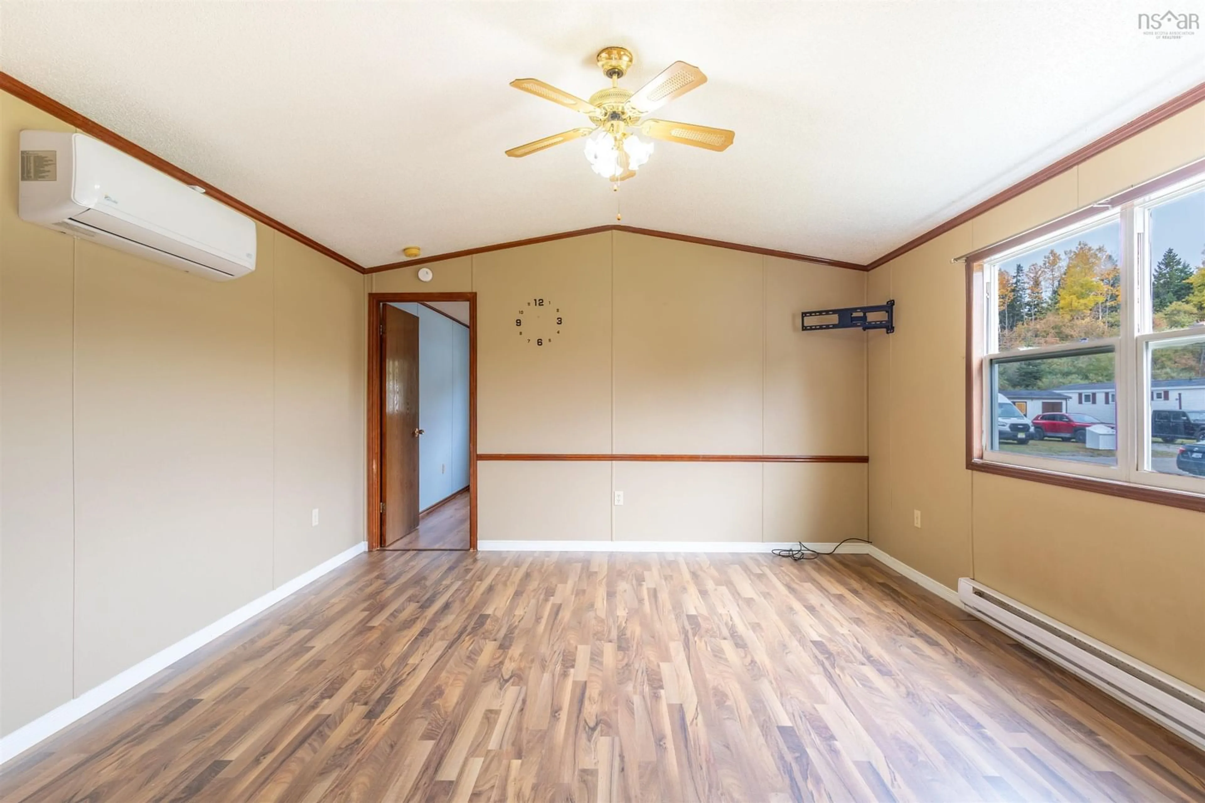 A pic of a room for 6 Second St, Northside East Bay Nova Scotia B1J 1B4