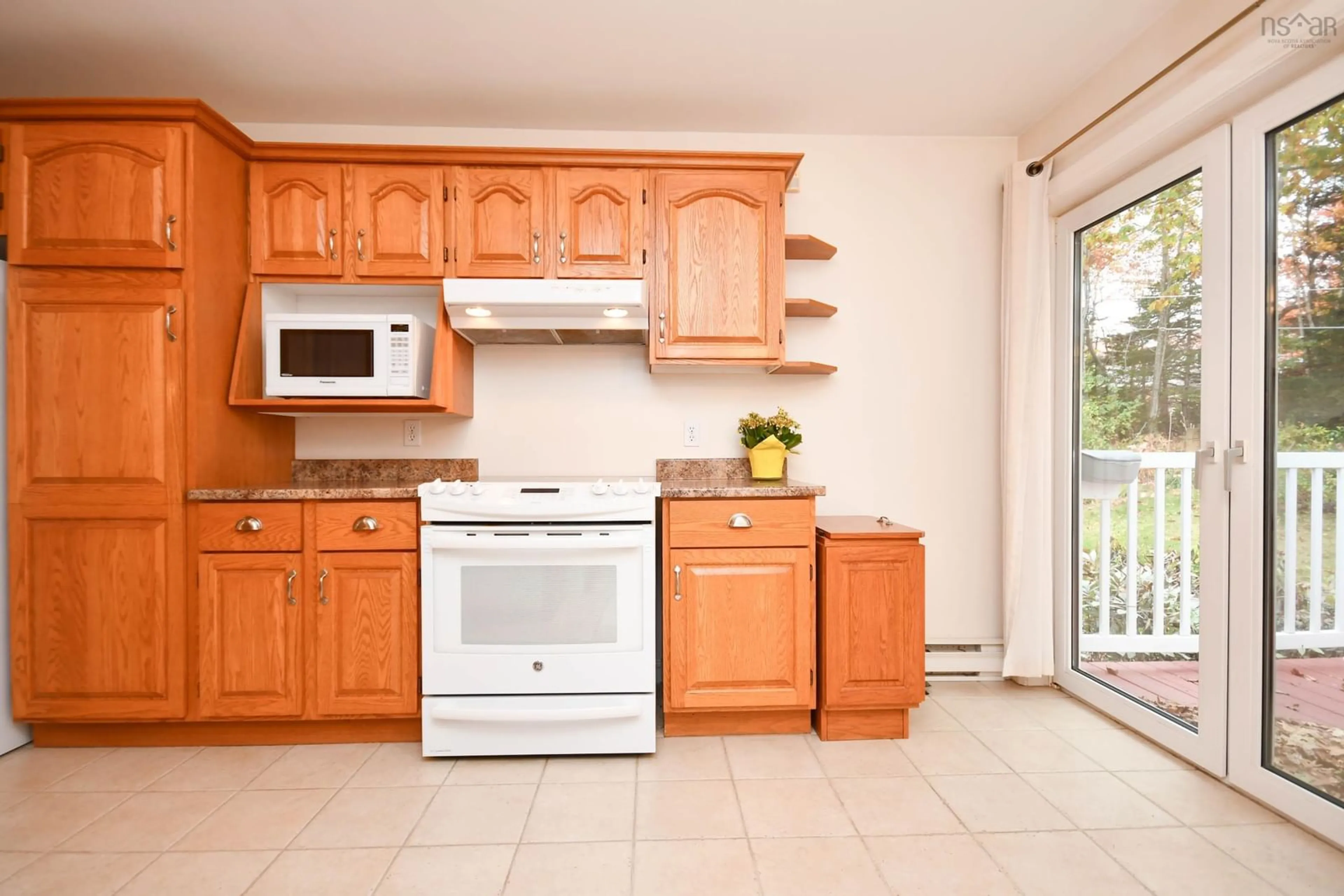Standard kitchen, ceramic/tile floor for 70 Portland Estates Blvd, Dartmouth Nova Scotia B2W 6E5