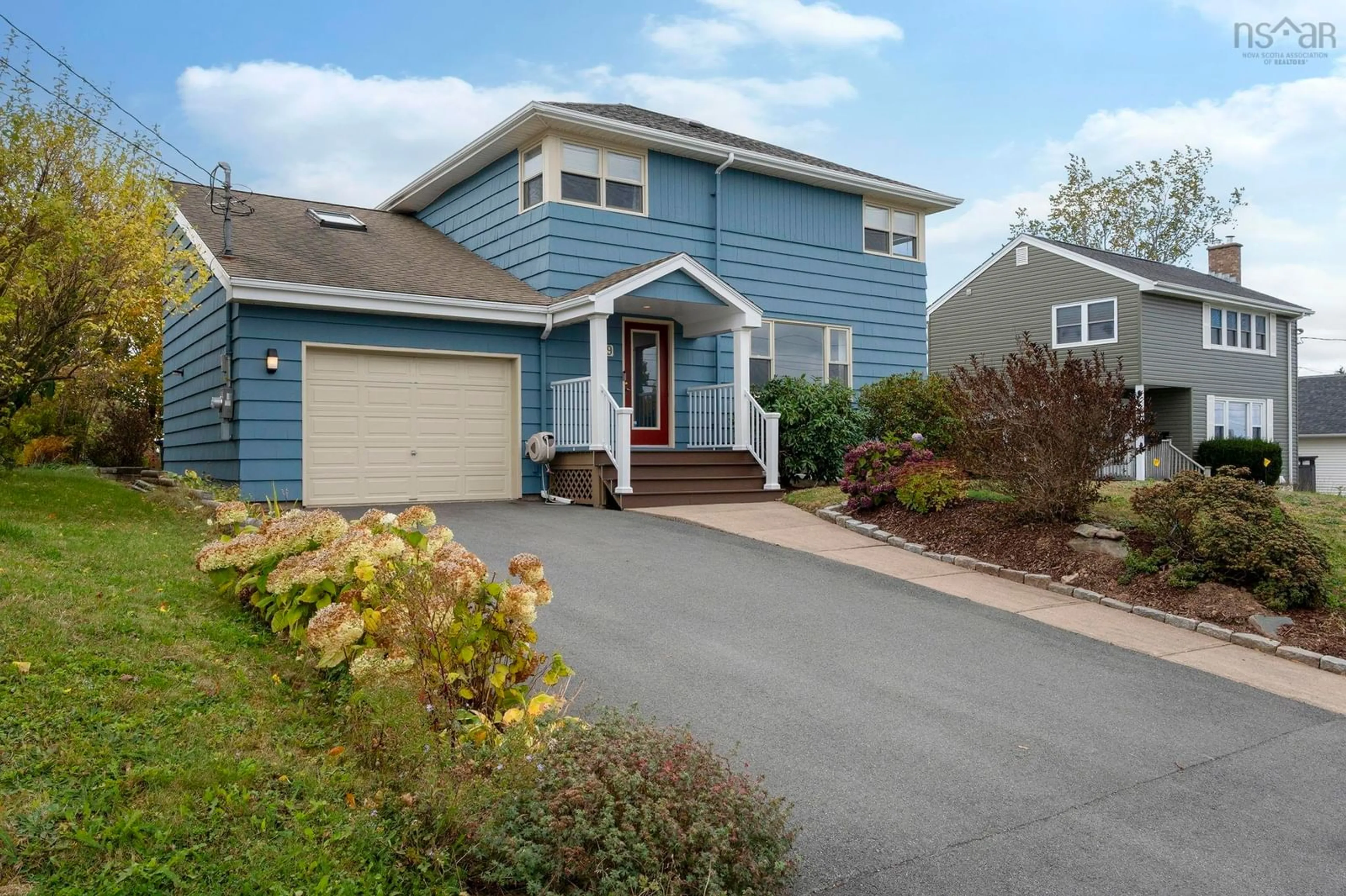 Home with vinyl exterior material, street for 259 Joffre St, Dartmouth Nova Scotia B2Y 3E2