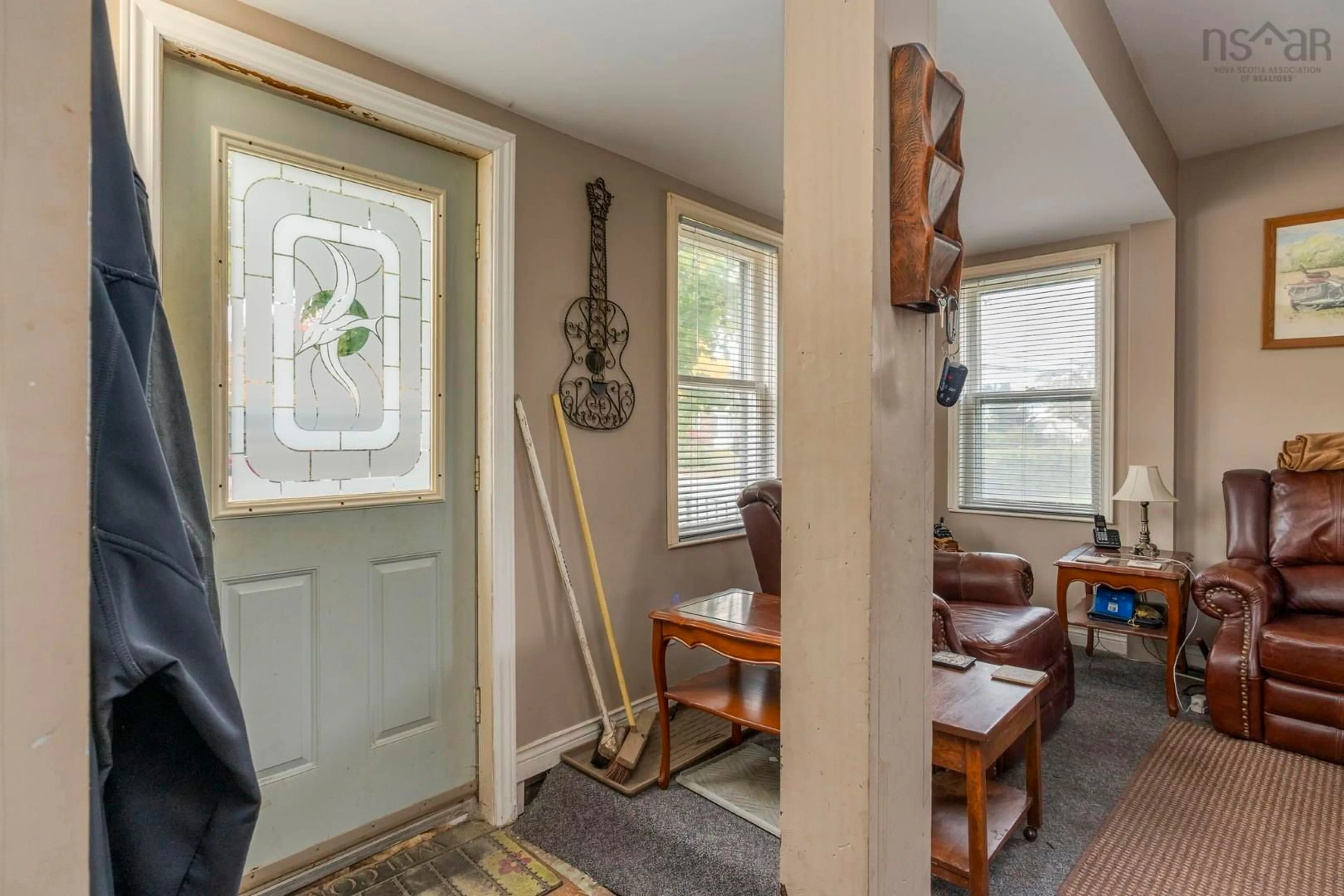Indoor entryway for 77 Gaston Rd, Dartmouth Nova Scotia B2Y 3W8