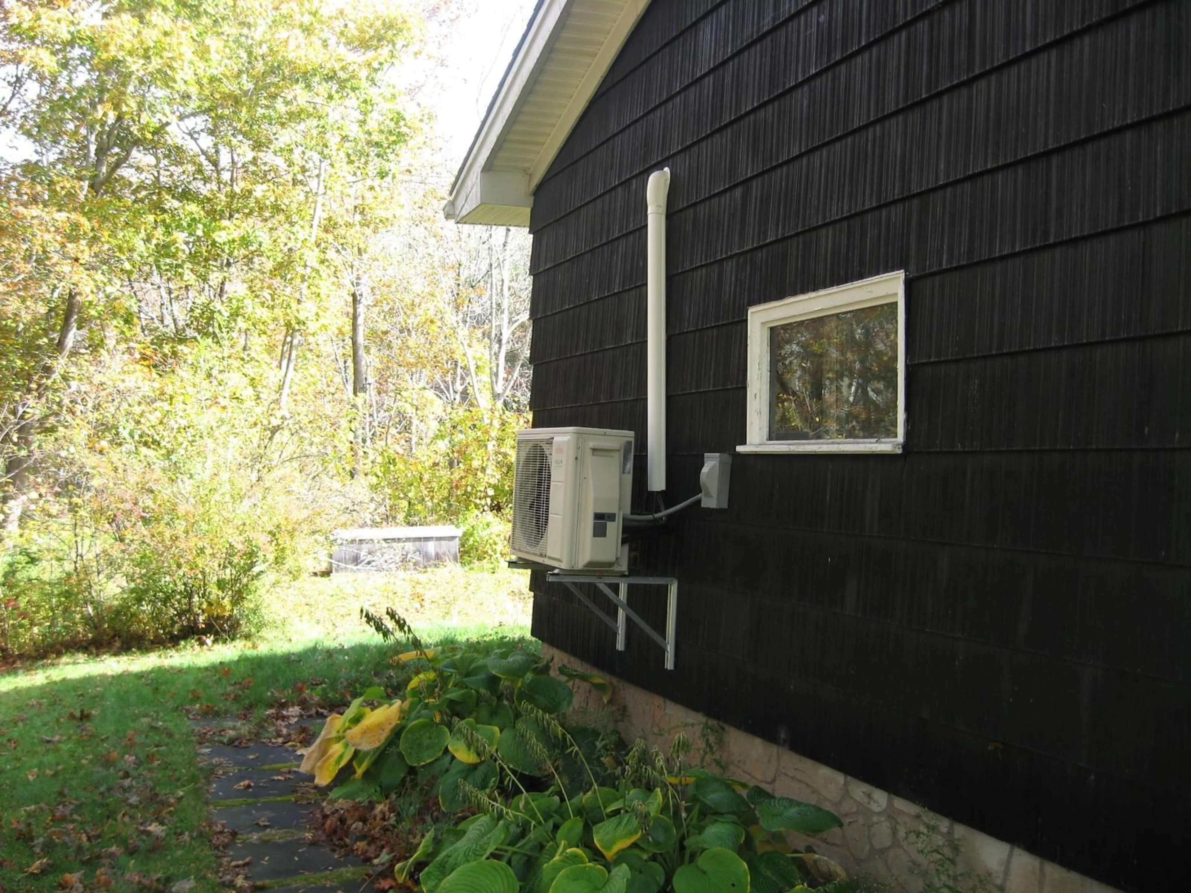 Unknown for 85 School St, Liverpool Nova Scotia B0T 1K0