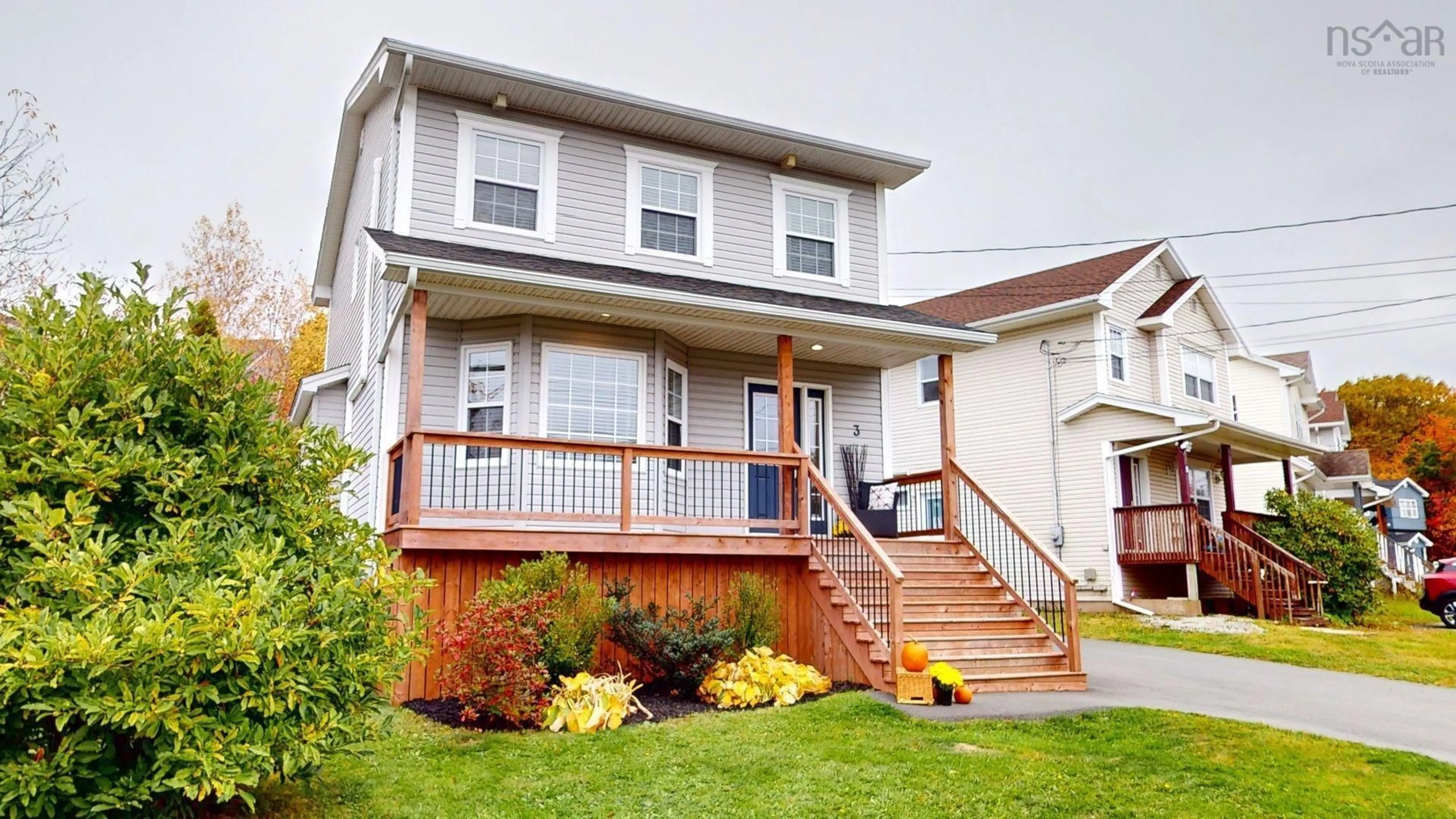 Home with vinyl exterior material, street for 3 Tutor Crt, Dartmouth Nova Scotia B3A 4X9