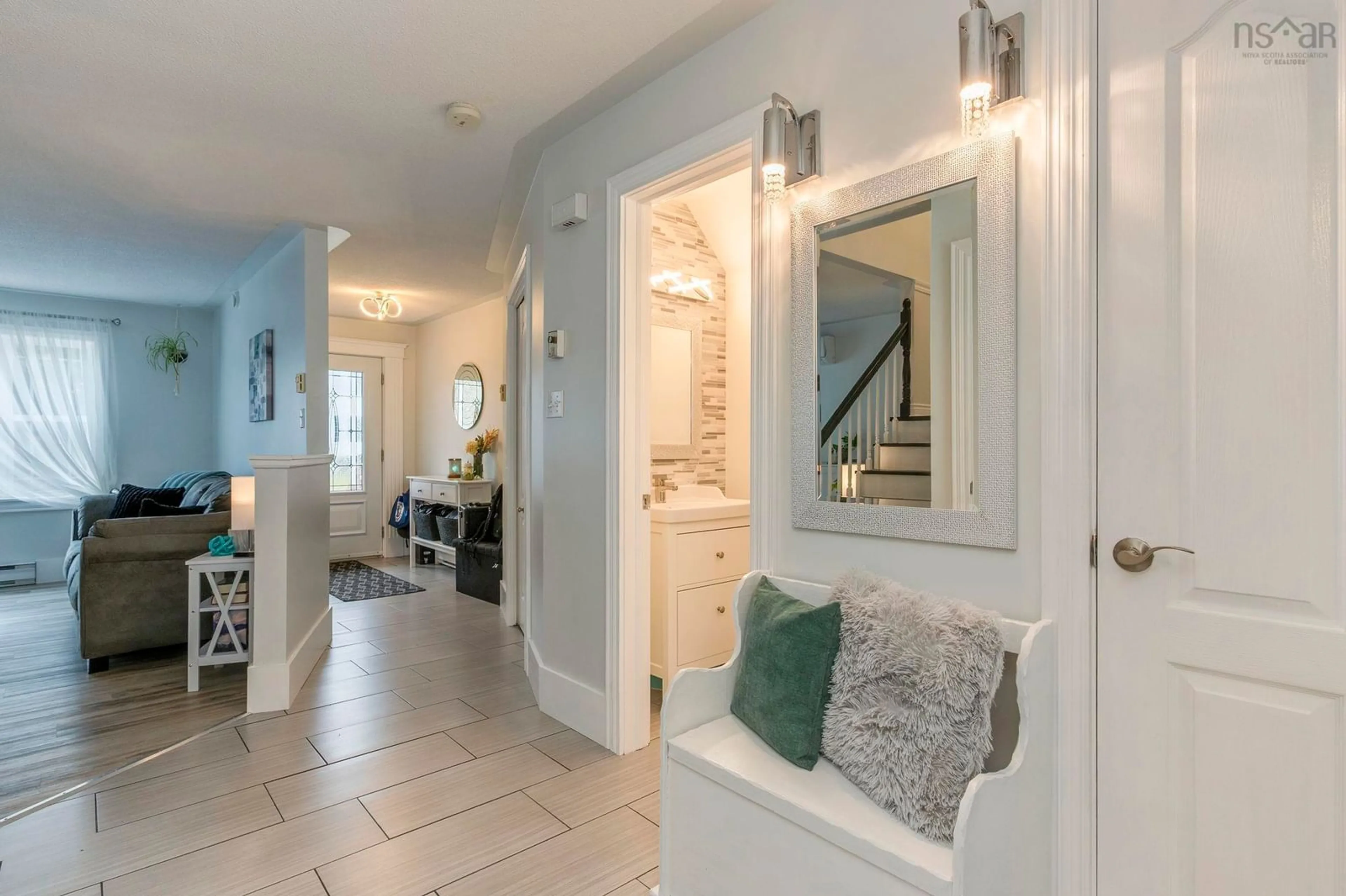 Indoor entryway for 89 Duffus Dr, Bedford Nova Scotia B4A 3T9