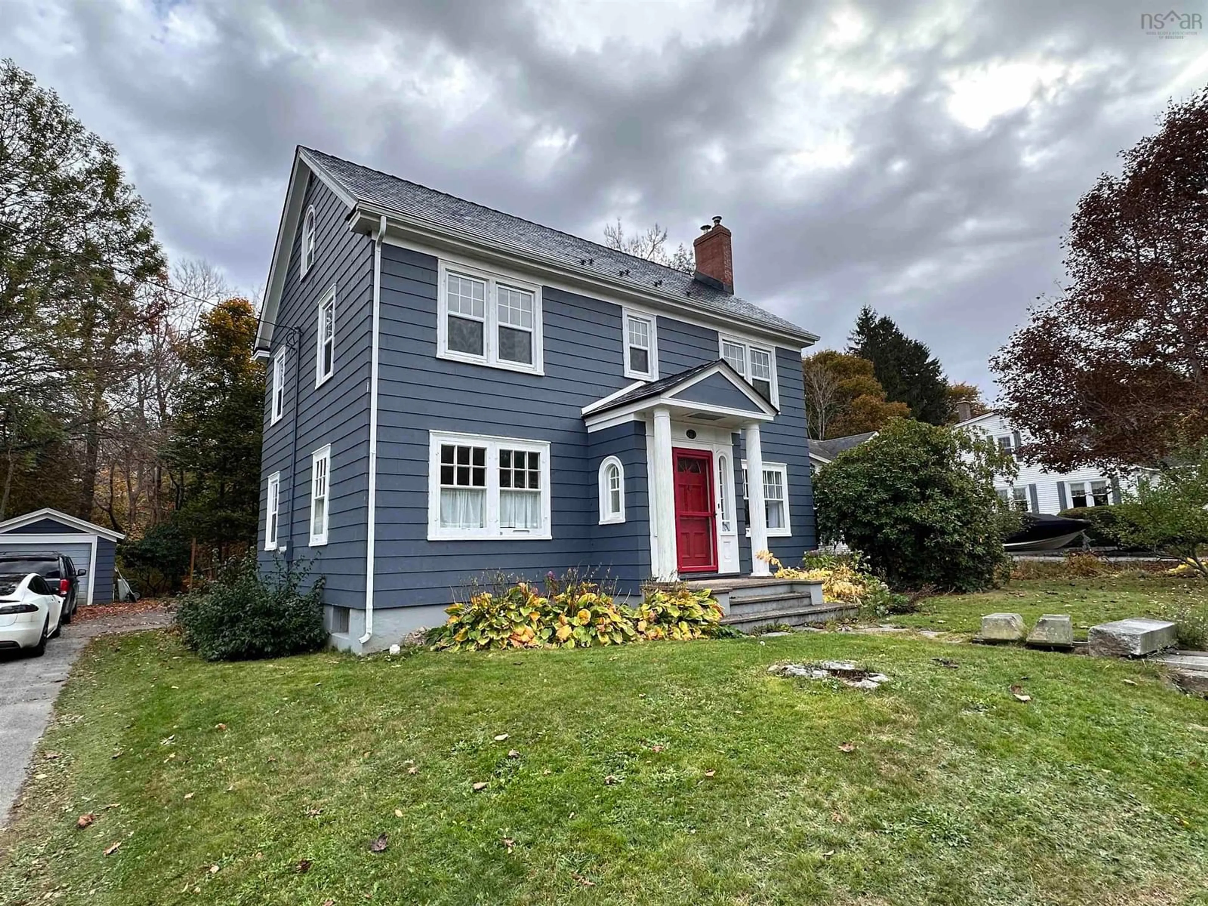 Home with vinyl exterior material, street for 79 Waterloo St, Liverpool Nova Scotia B0T 1K0